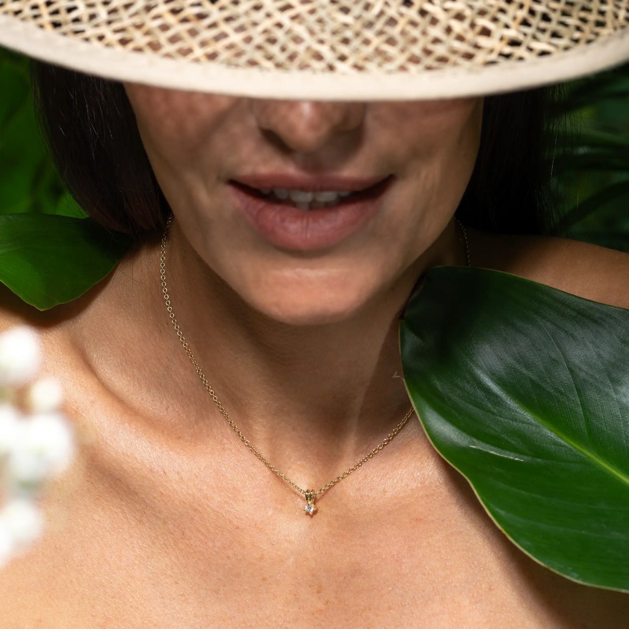 LYOMI Kettenanhänger »585/- Gelbgold 1 synth. Diam. 0,10 ct.«