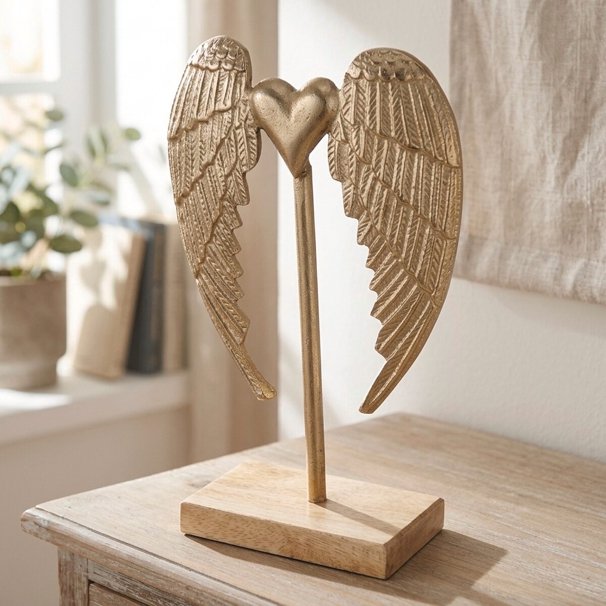 OTTO home Dekoobjekt »Lovangel Gold« Ausdrucksstarke Herz- und Engelsflügel-Form, Höhe 33,5 cm