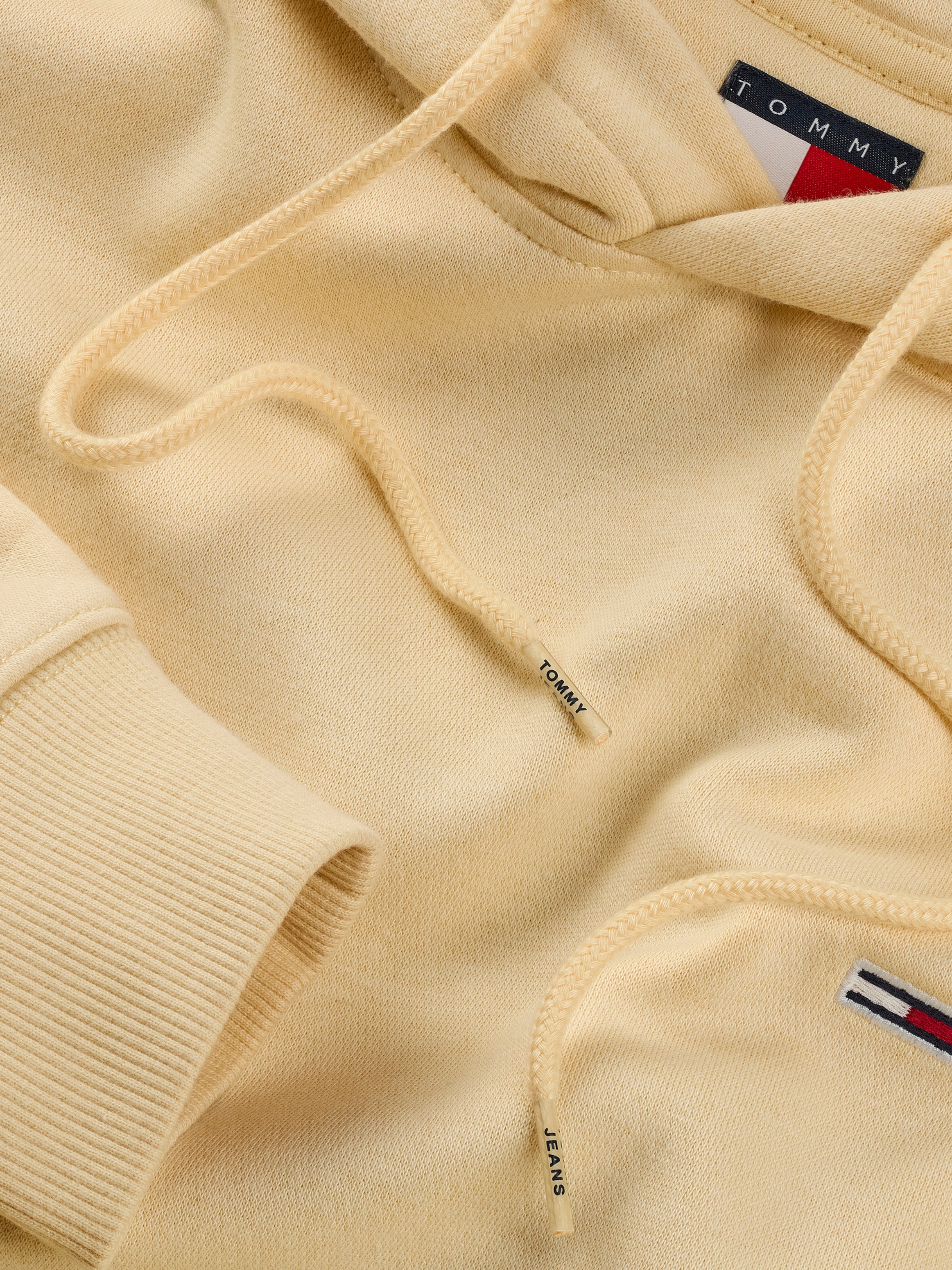Tommy Jeans Sweatshirt »TJM REG S FLAG HOODIE«, mit bestickten Markenlogo auf Brusthöhe