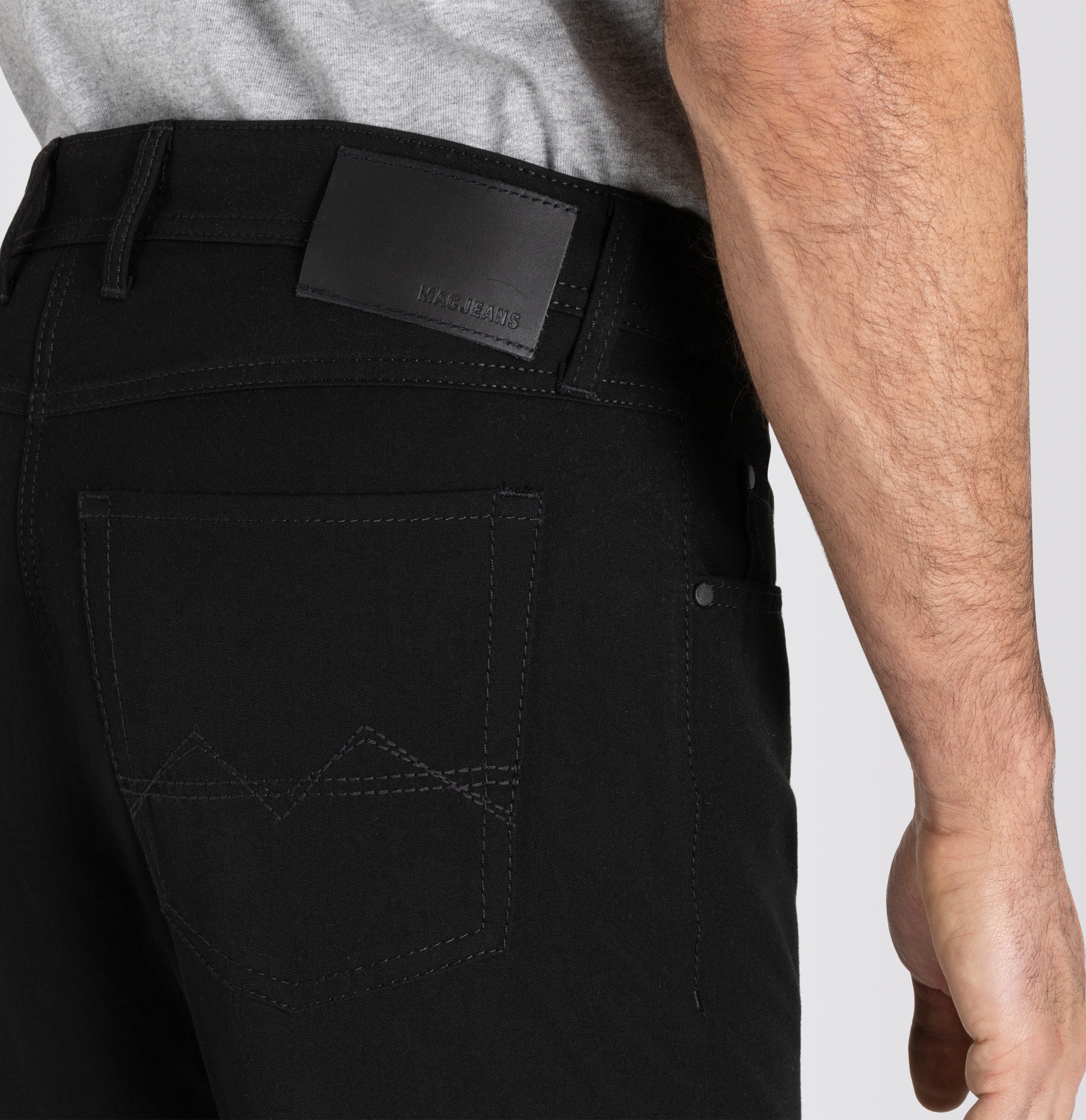 MAC Straight-Jeans »Arne«, in gepflegter Optik, mit Stretch