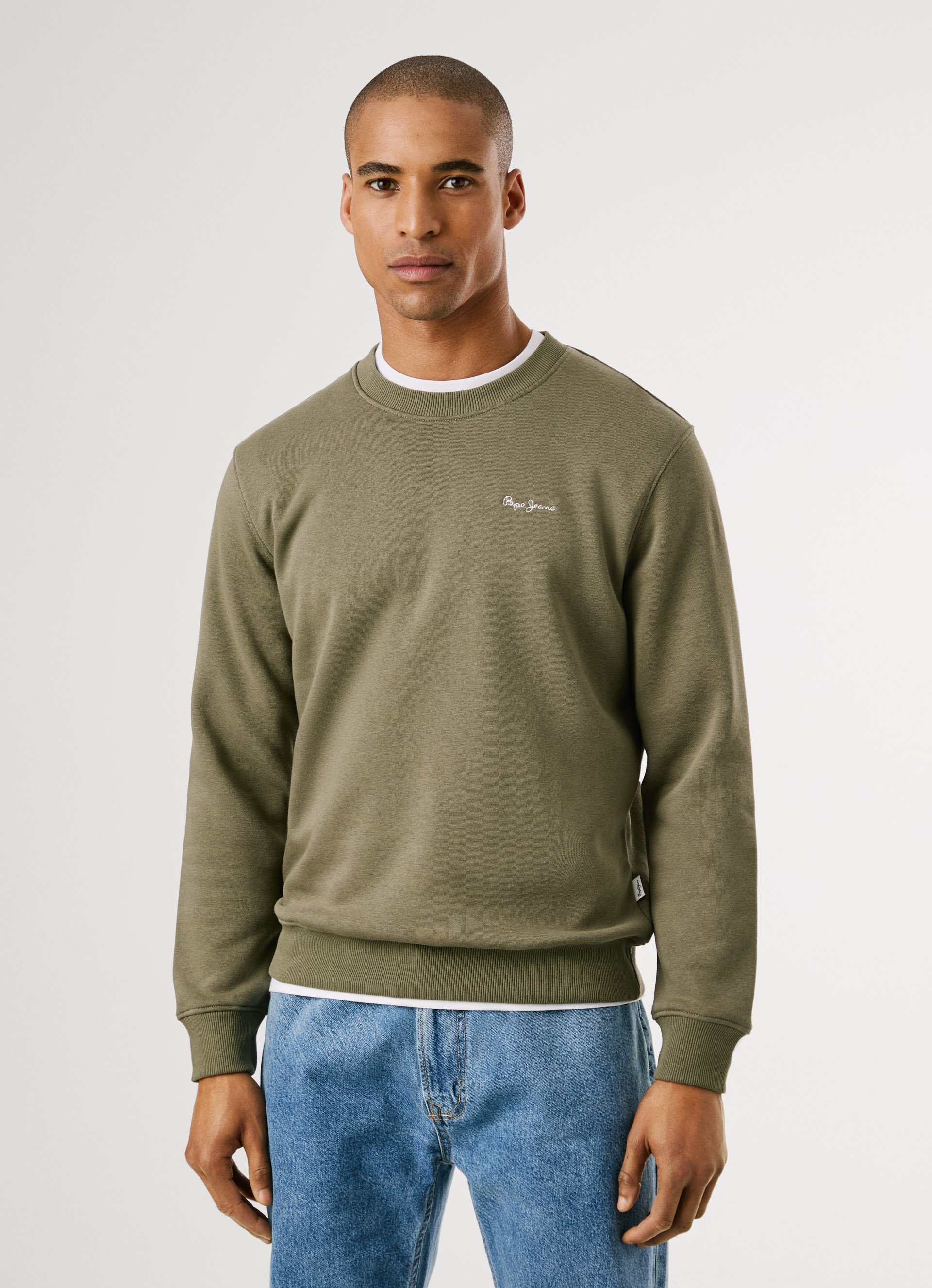 Pepe Jeans Sweatshirt »MACBETH SMALL LOGO PLAIN CREW«, mit Rundhals, Label-Stitching

