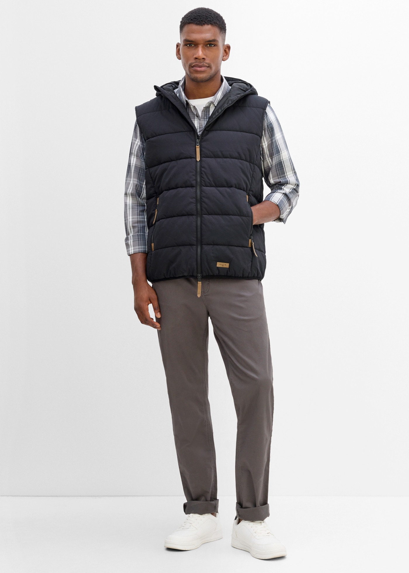 bonprix Steppweste im Casual-Stil, aus Baumwolle, Regular Fit, mit Stehkragen