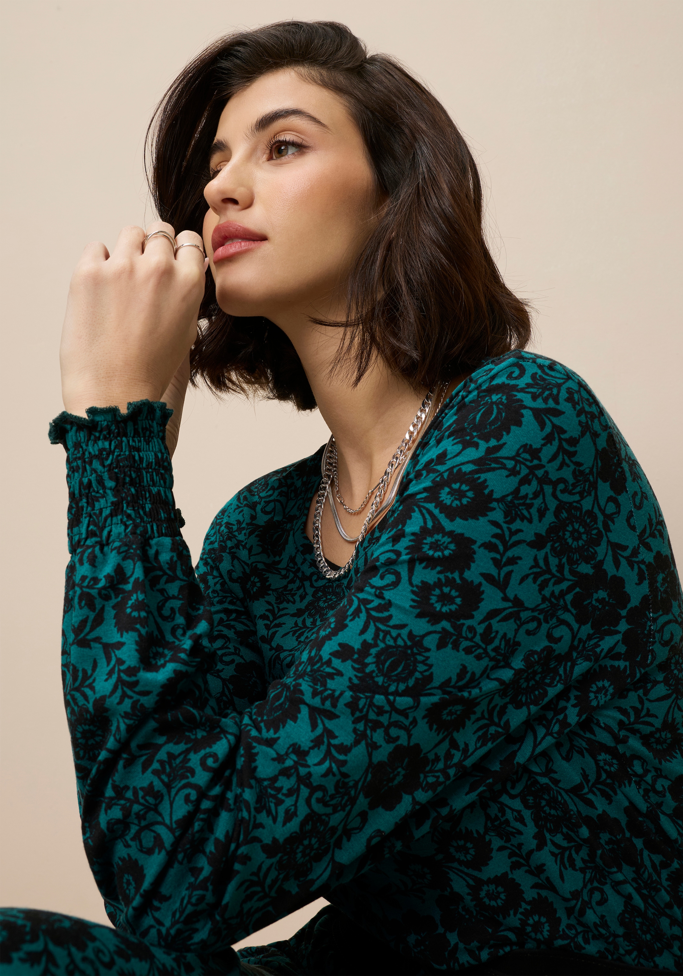 Tamaris Maxikleid mit stilvollem Muster, ideal für die Übergangszeit