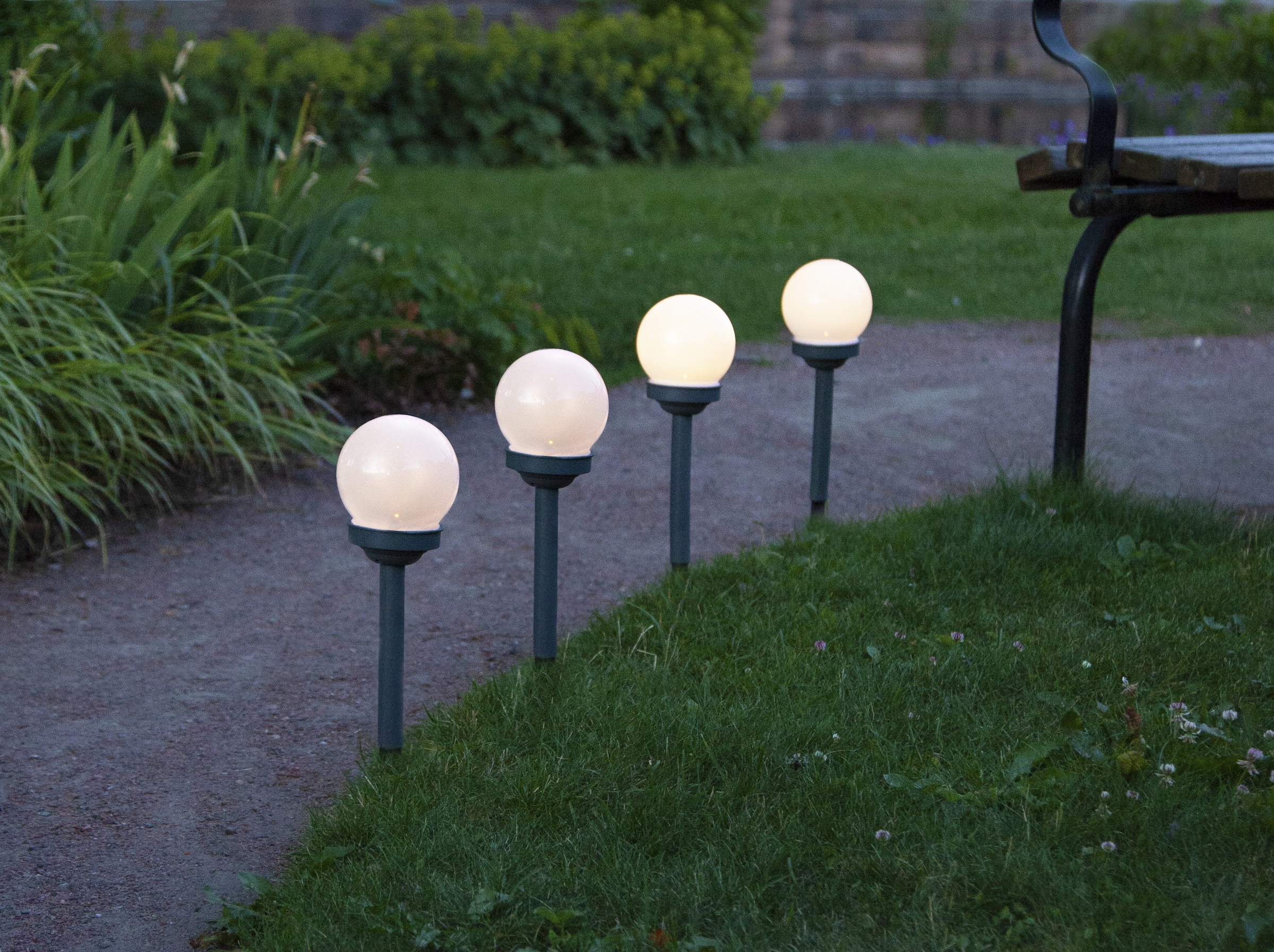 Parforce Traditional Hunting LED Solarleuchte »Solar-Wegleuchte Globus« LED-Board 4 Stk. Warmweiß 4er-Set, Kugelleuchten mit 10cm Ø, Dämmerungssensor