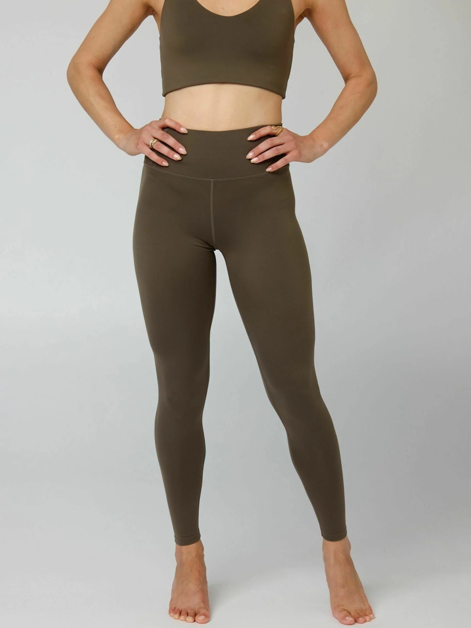 GIRLFRIEND COLLECTIVE Chinohose »Girlfriend Collective Trouser Float«