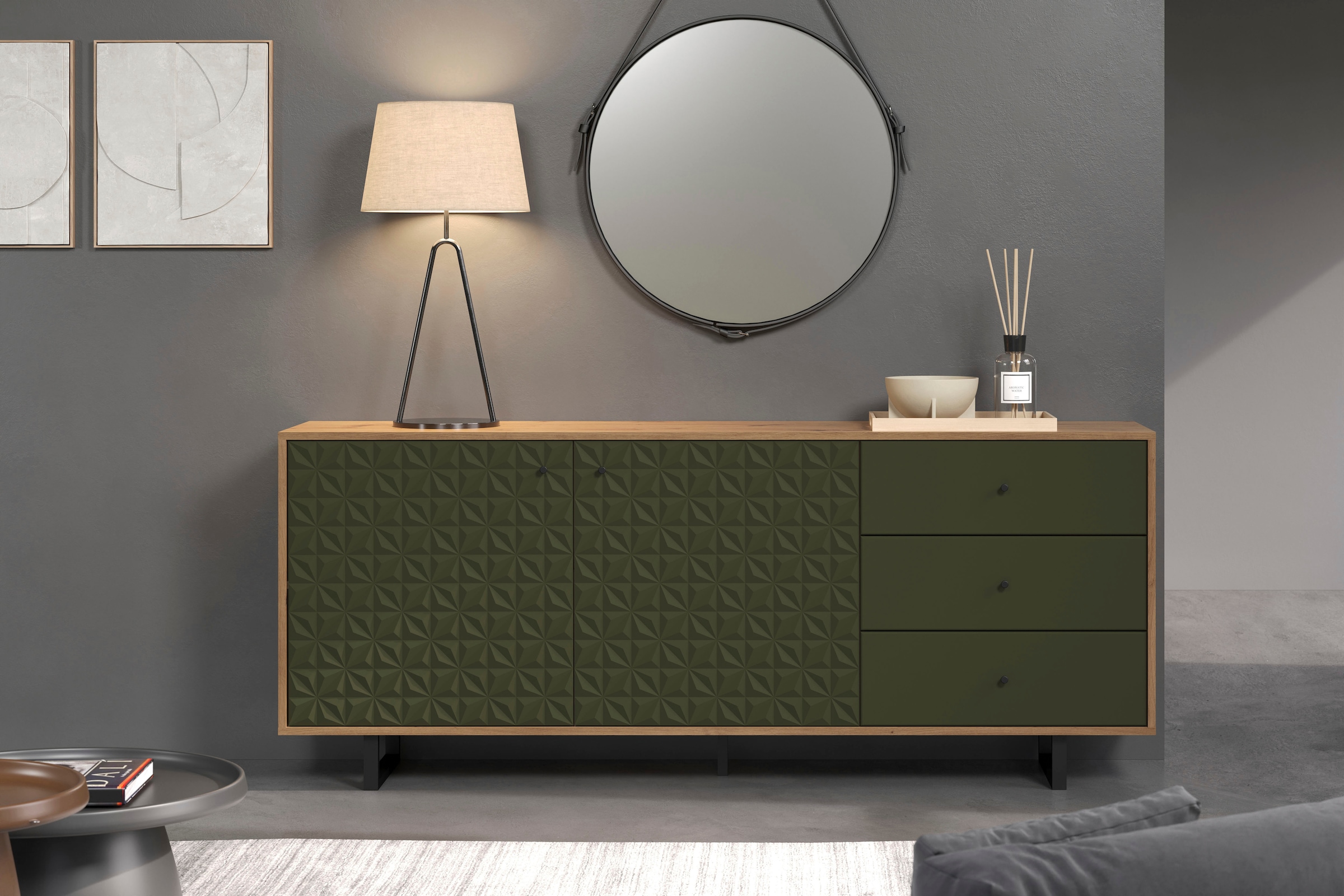 Places of Style Sideboard »Ferretti«, Wohnzimmerkommode mit besonderer Fräsung und Füße/Griffe aus Metall