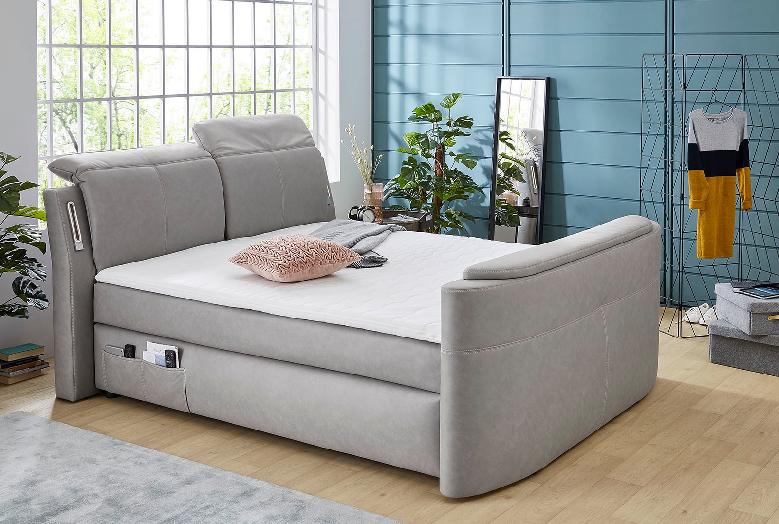 2. Bild von Jockenhöfer Gruppe Boxspringbett »Movie Star«, mit versenkbarem TV-Lift, Fernbedienung, LED-Licht, USB-Ladestation und verstellbaren Kopfstützen