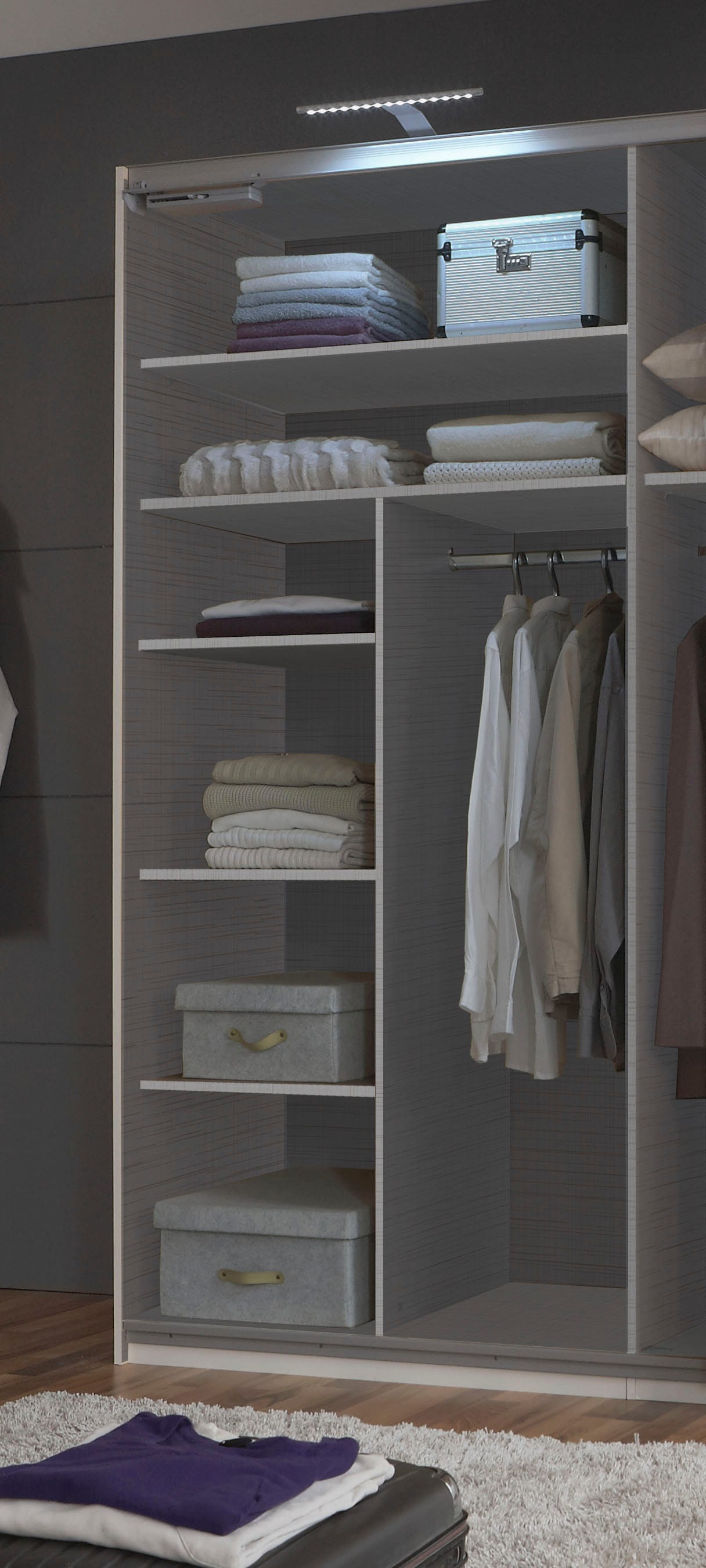 Wimex Kleiderschrank »Indiana by fresh to go, wahlweise mit oder ohne Spiegel«, (INKLUSIVE Innenausstattung und Selbsteinzug für die Türen), große Breiten250 oder 300cm, mit oder ohne Glasfront, Made in Germany