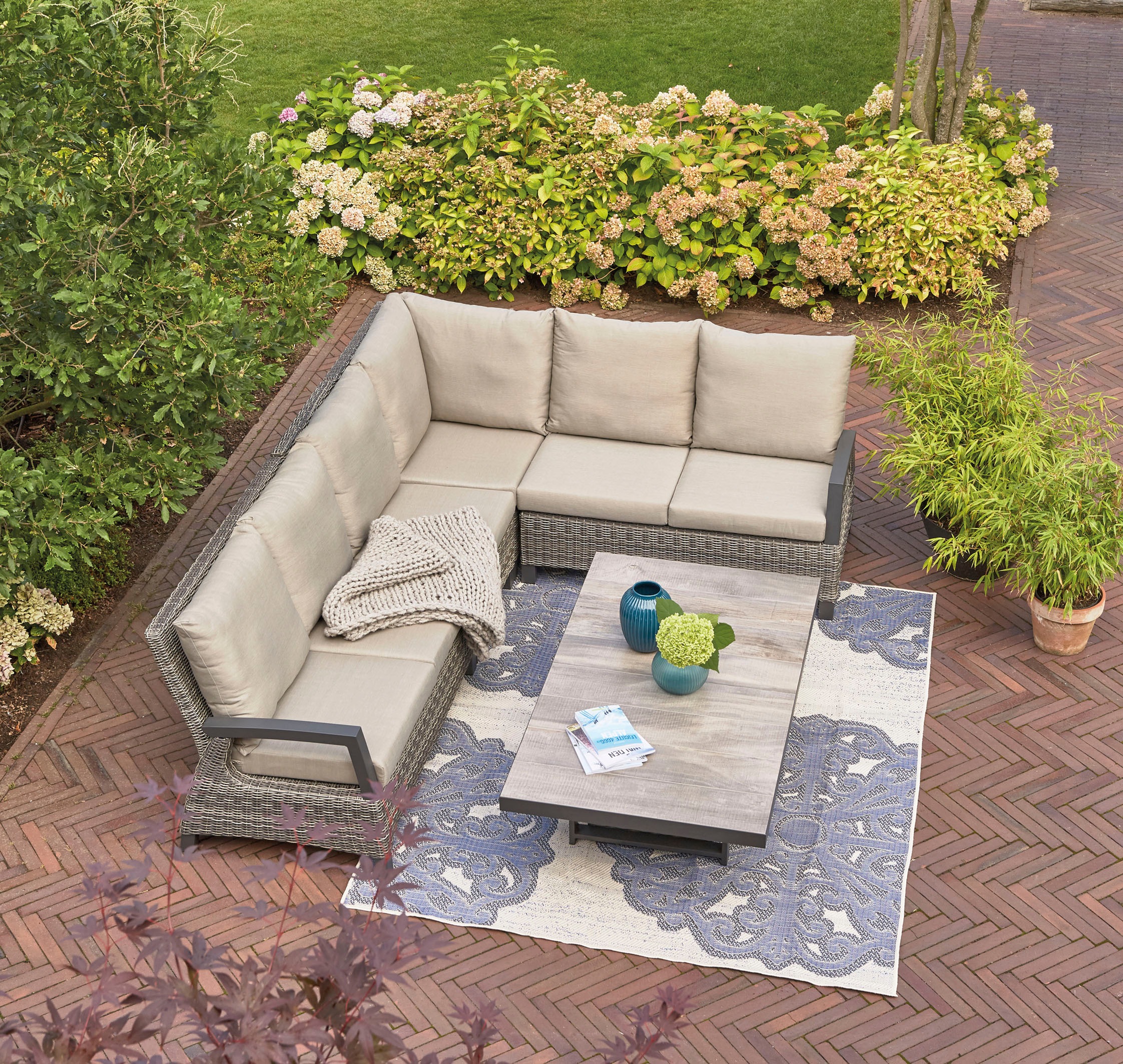 Siena Garden Gartenlounge-Set »Corido«, (Set, 9 tlg.), bestehend aus 2 Sesseln, 1 Sofa, 1 Tisch und 5 Auflagen