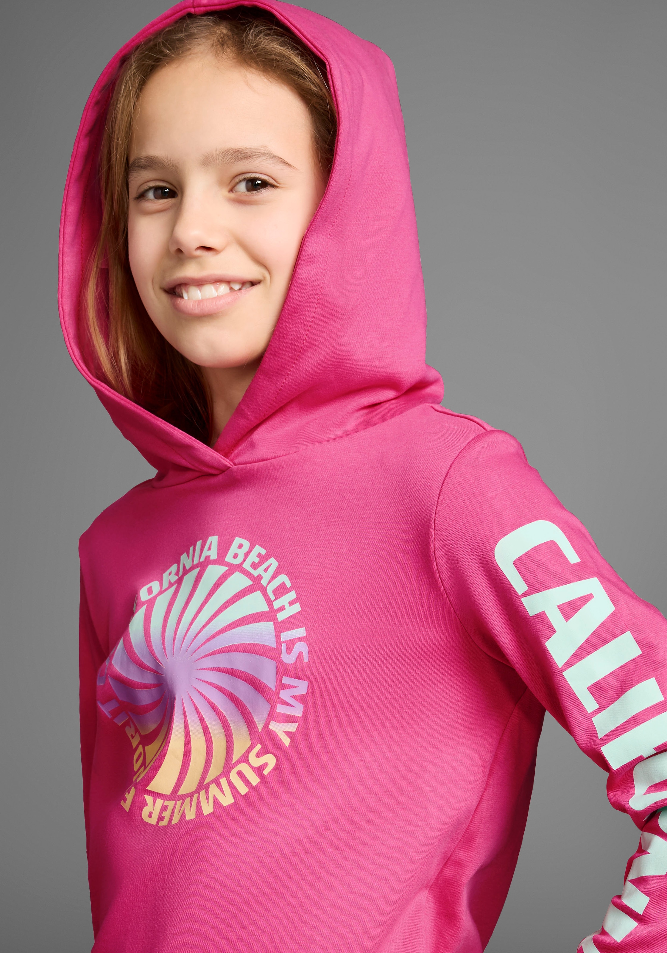 KIDSWORLD Kapuzenshirt », Langarmshirt mit Ärmelprint« Langarm,  gerade Passform,  mit coolem Aufdruck