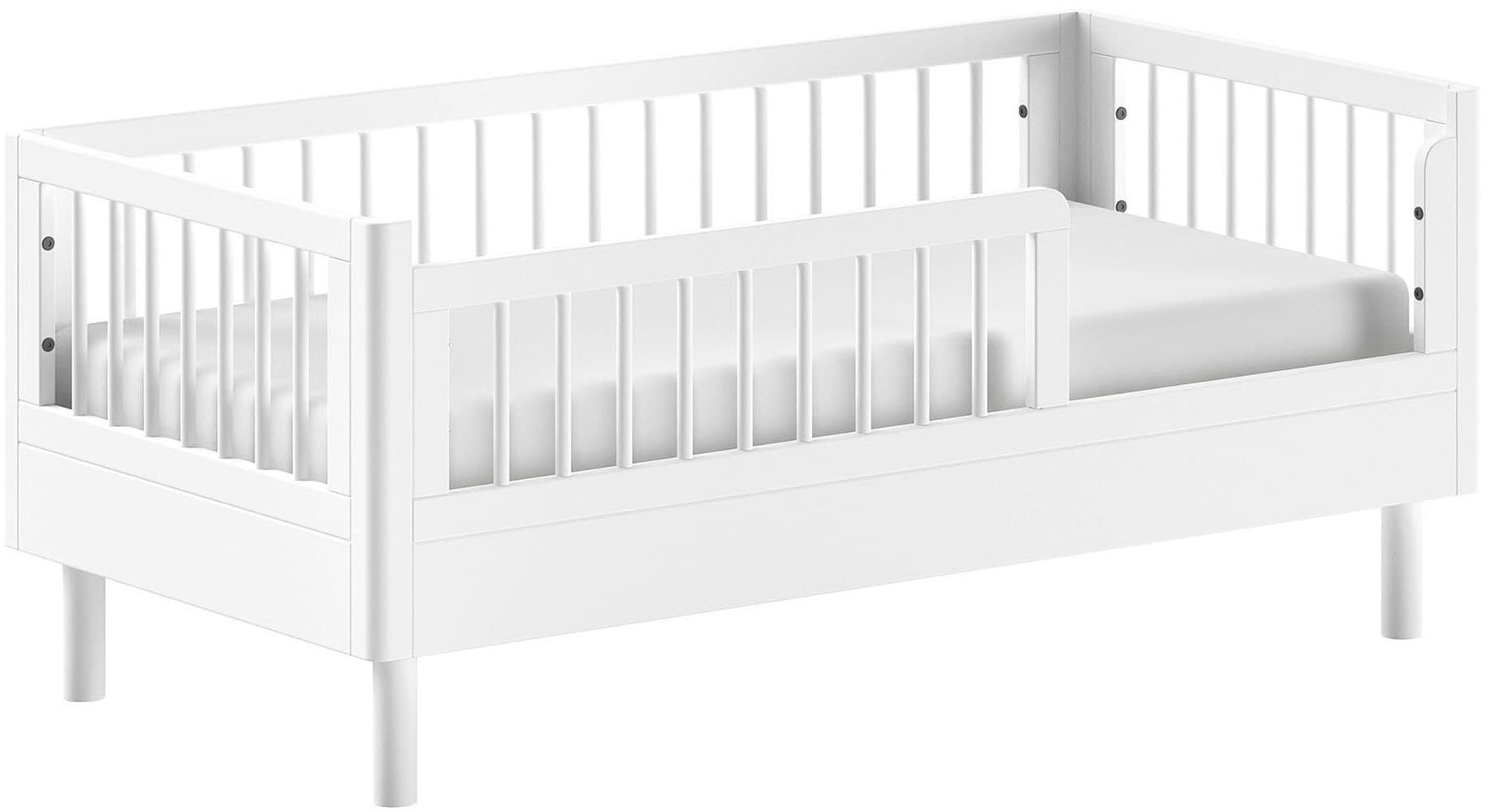 Vipack Kinderbett »Forrest Juniorbett 70/140 Cm, Mit Sprossen, Buche Massiv« B/H/T Ca., 144x60x74 Cm, Mit Lattenrost, Weiß Lackiert, Vorne Mit