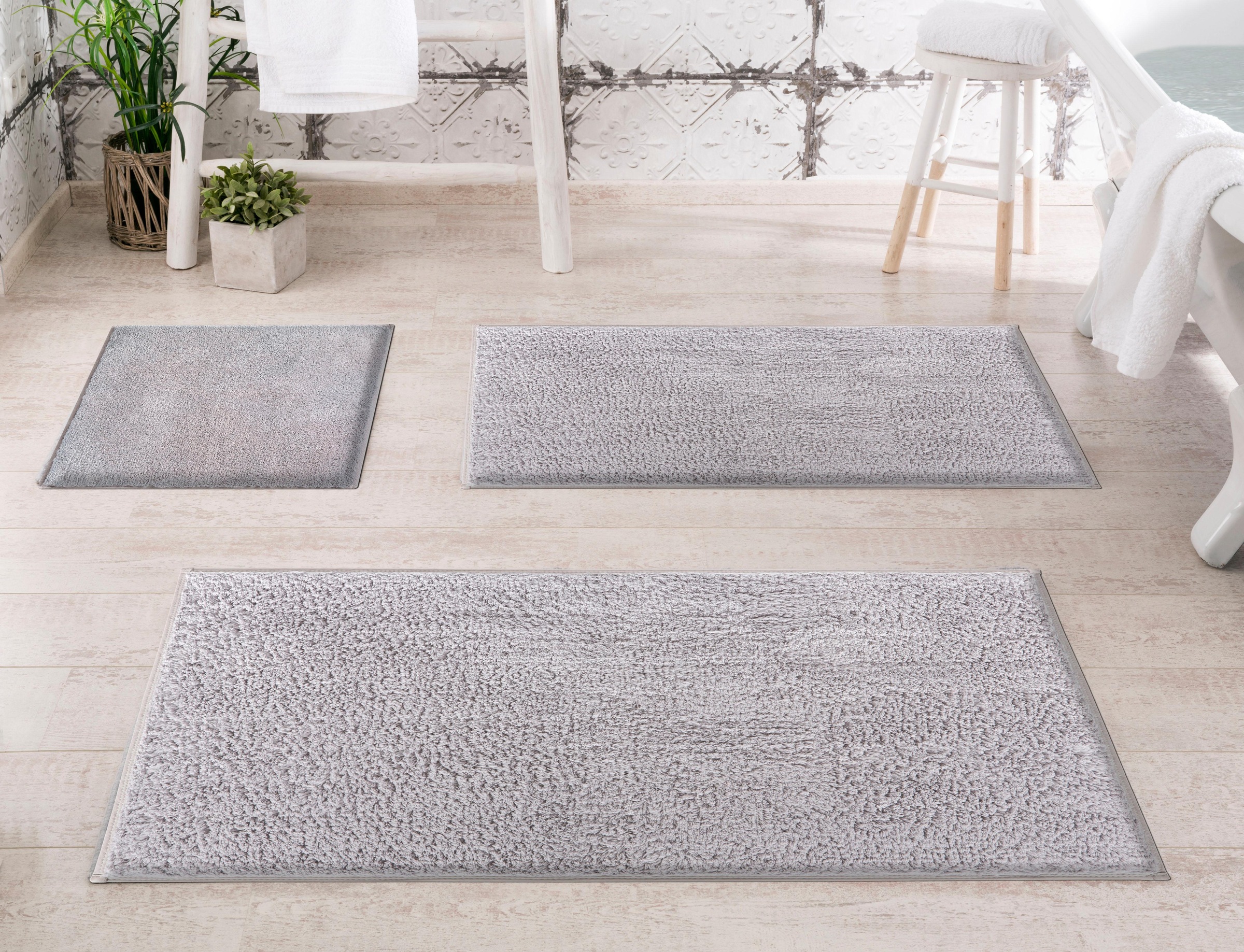 Grund Badematte »Marla«, rutschhemmend beschichtet, fußbodenheizungsgeeignet, Uni Farben, besonders feiner, flauschiger Flor
