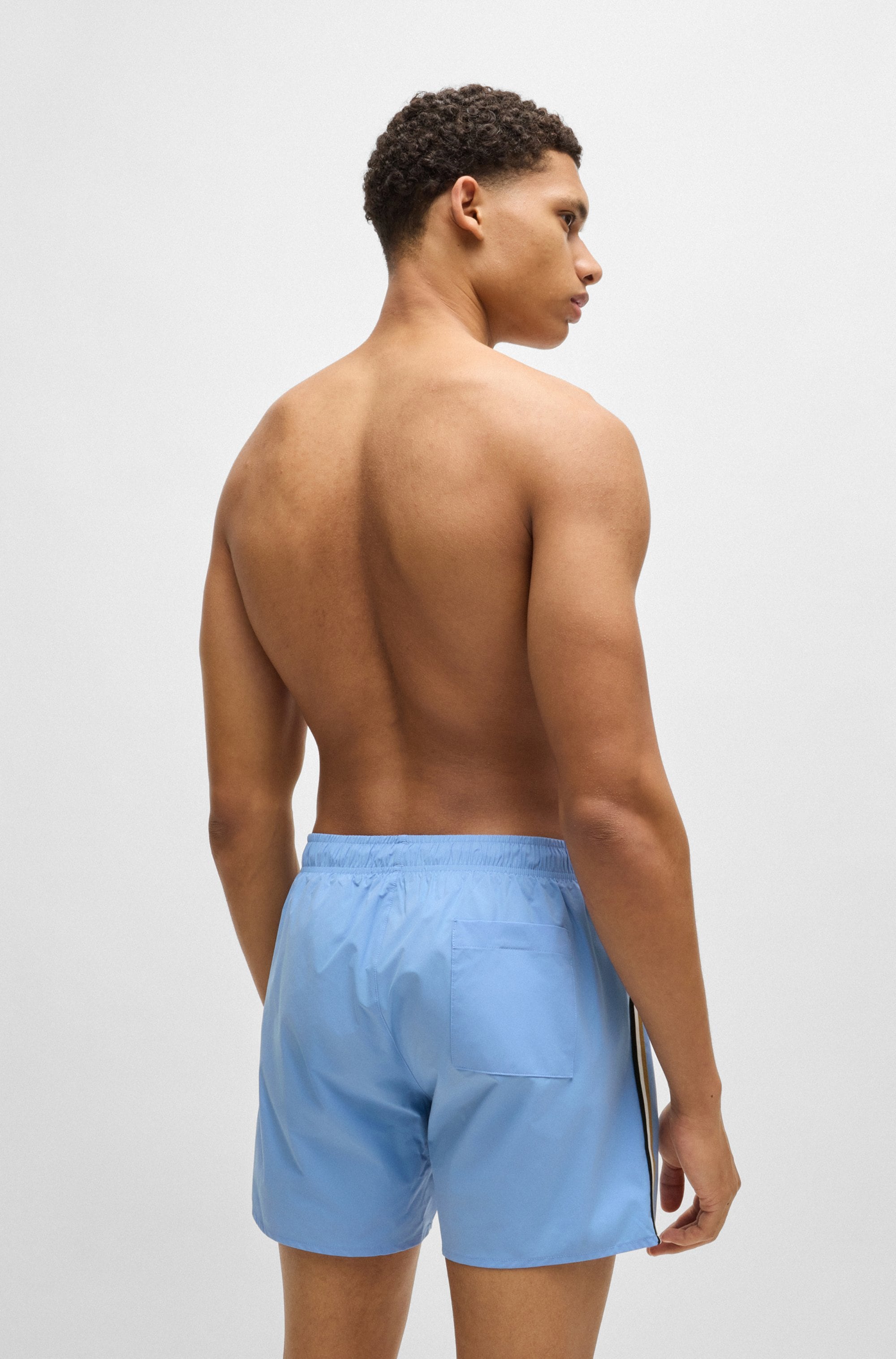 BOSS Badeshorts »Iconic«, mit seitlichen Kontraststreifen