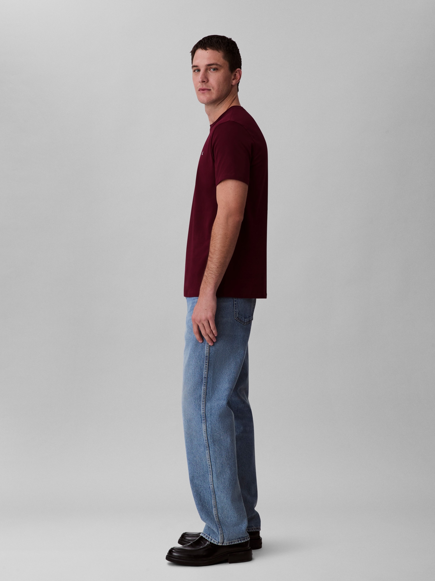Calvin Klein Jeans T-Shirt »SS SMOOTH CTTN SOLID CREWNK TEE«, mit Logo