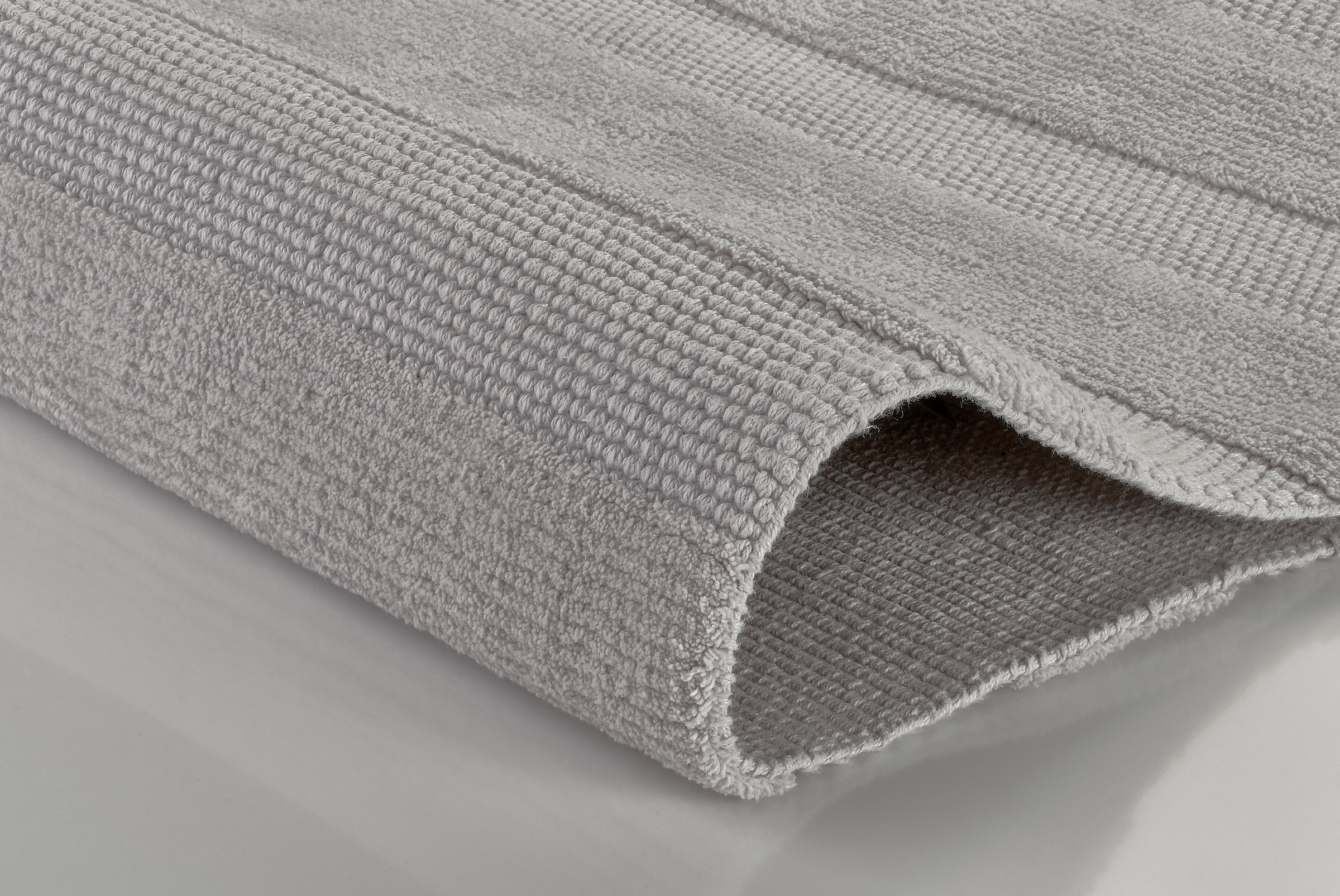 Kleine Wolke Badematte »Tikka«, rutschhemmend beschichtet, fußbodenheizungsgeeignet, Badteppich, Uni-Farben, gestreift, Hoch-Tief Effekt