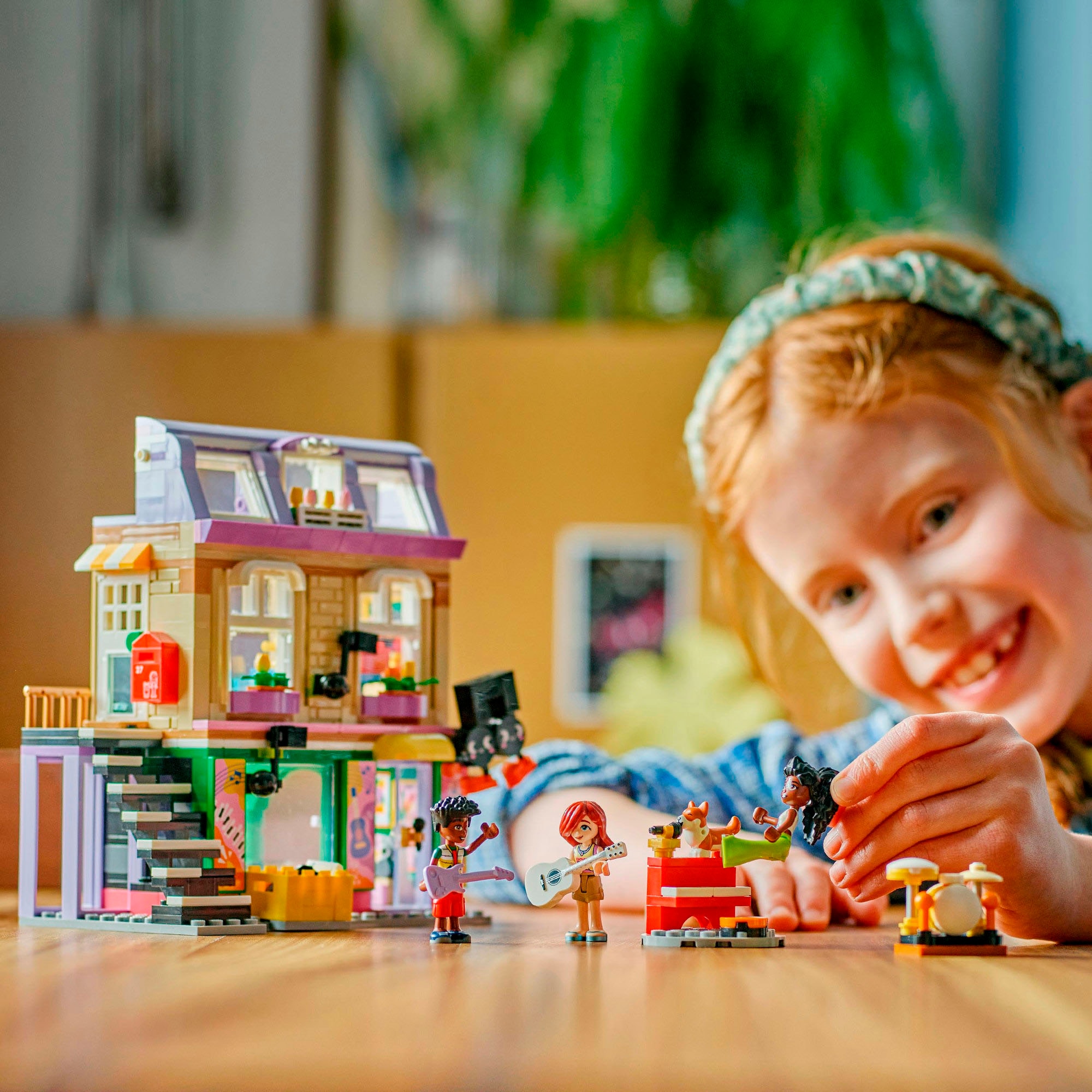 LEGO® Konstruktionsspielsteine »Musikladen & Wohnung (42653), LEGO Friends«, (483 St.), Made in Europe