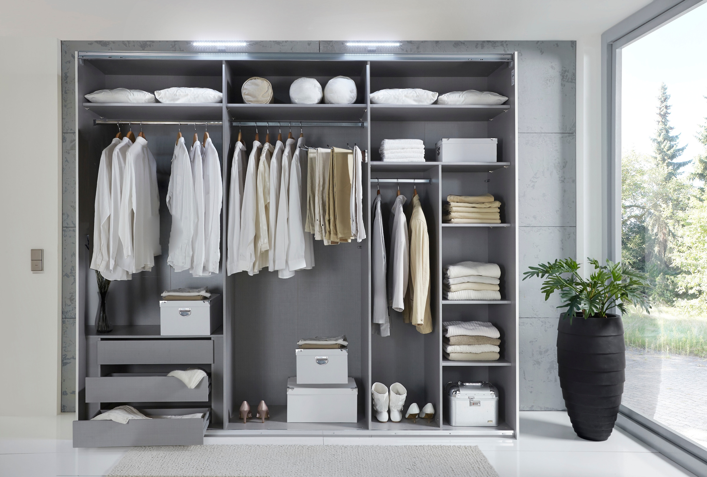 Wimex Kleiderschrank »Indiana by fresh to go, wahlweise mit oder ohne Spiegel«, (INKLUSIVE Innenausstattung und Selbsteinzug für die Türen), große Breiten250 oder 300cm, mit oder ohne Glasfront, Made in Germany