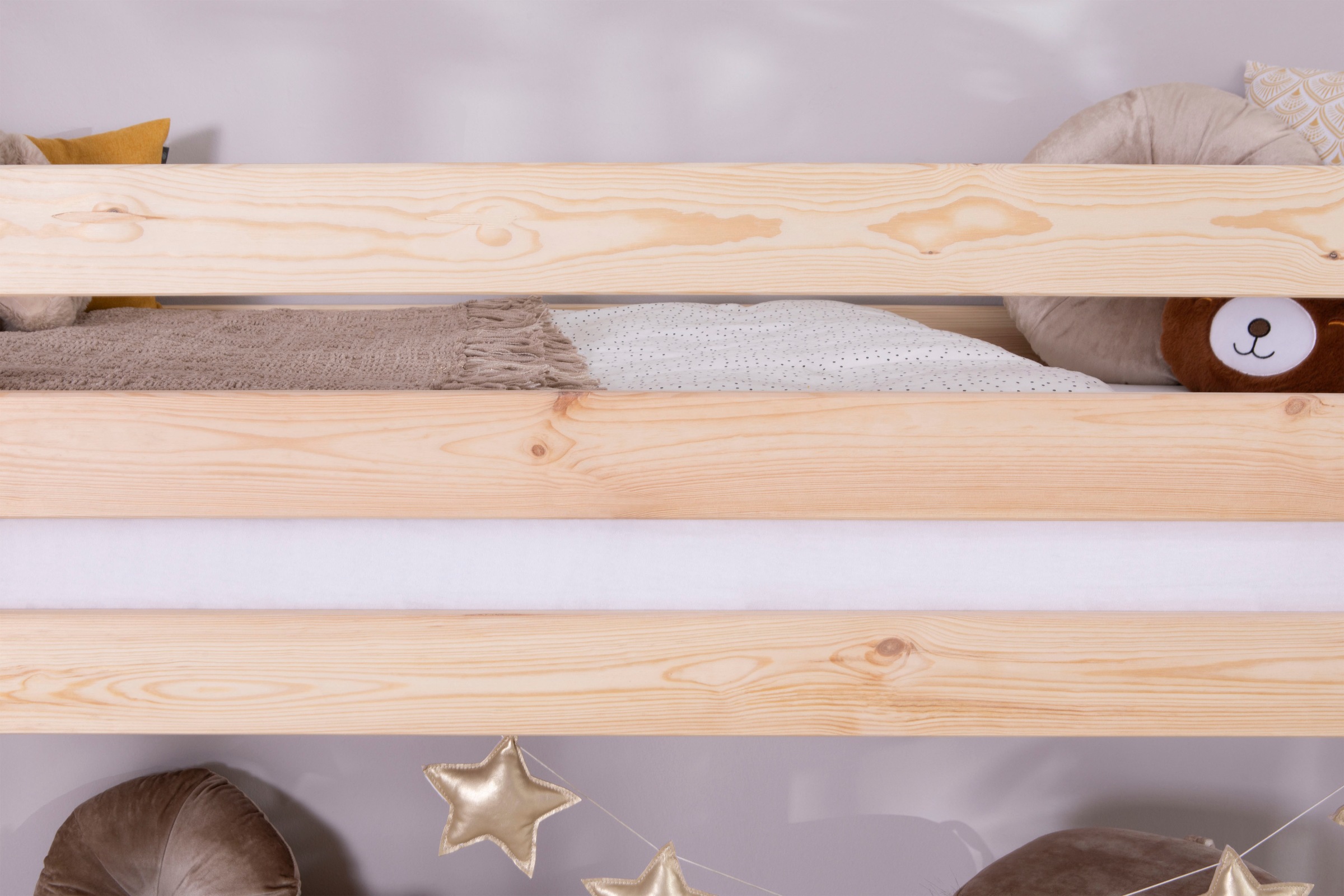 Ticaa Hochbett »Malte, FSC®-zertifizierte Kiefer, Deal für begrenzte Zeit!«, (90x200cm Liegefläche, Höhe 114cm), mit Rollrost