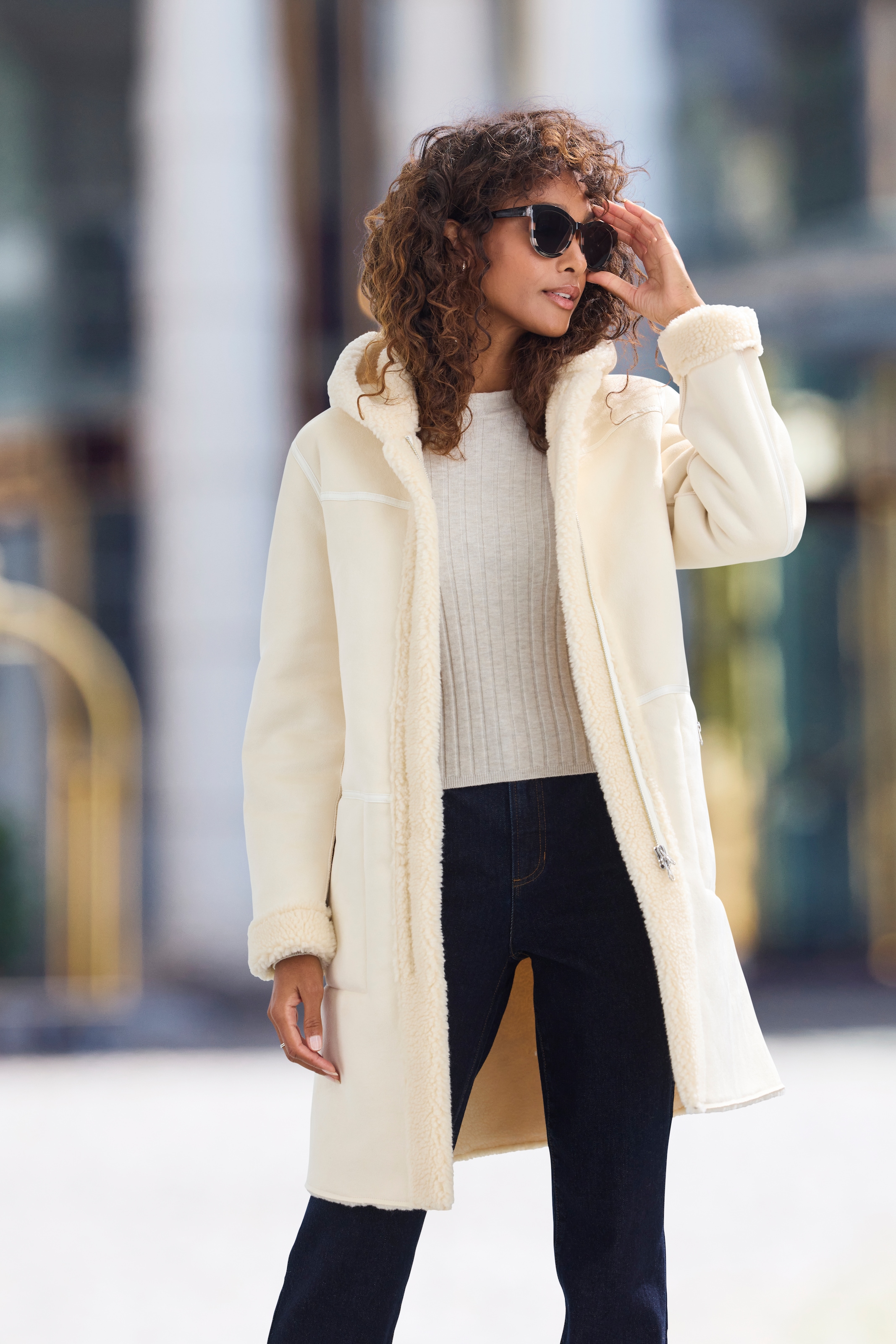 French Connection Lederimitatjacke mit Kapuze mit Teddyfutter auf der Innenseite, Shearling Jacke, Lammfelloptik