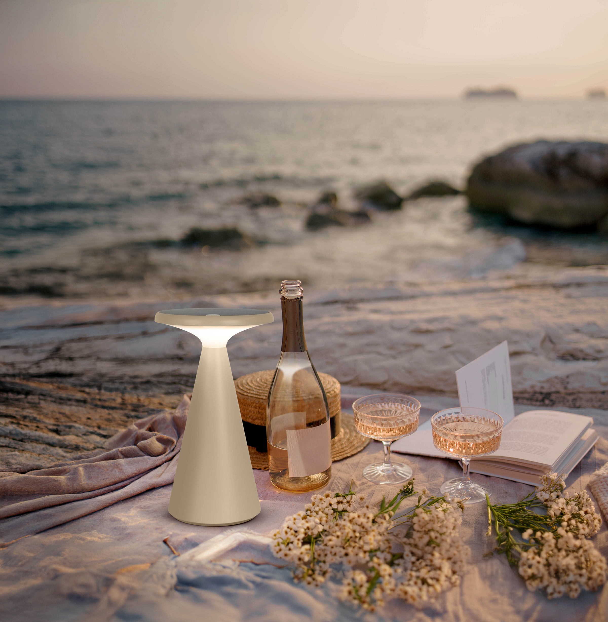 näve LED Tischleuchte »Palu«, 1 flammig, Leuchtmittel LED-Modul | LED wechselbar, Solar-/Akkubetrieb, Touch, Dimmbar, Memory, USB-C-Ladekabel, warmweiß
