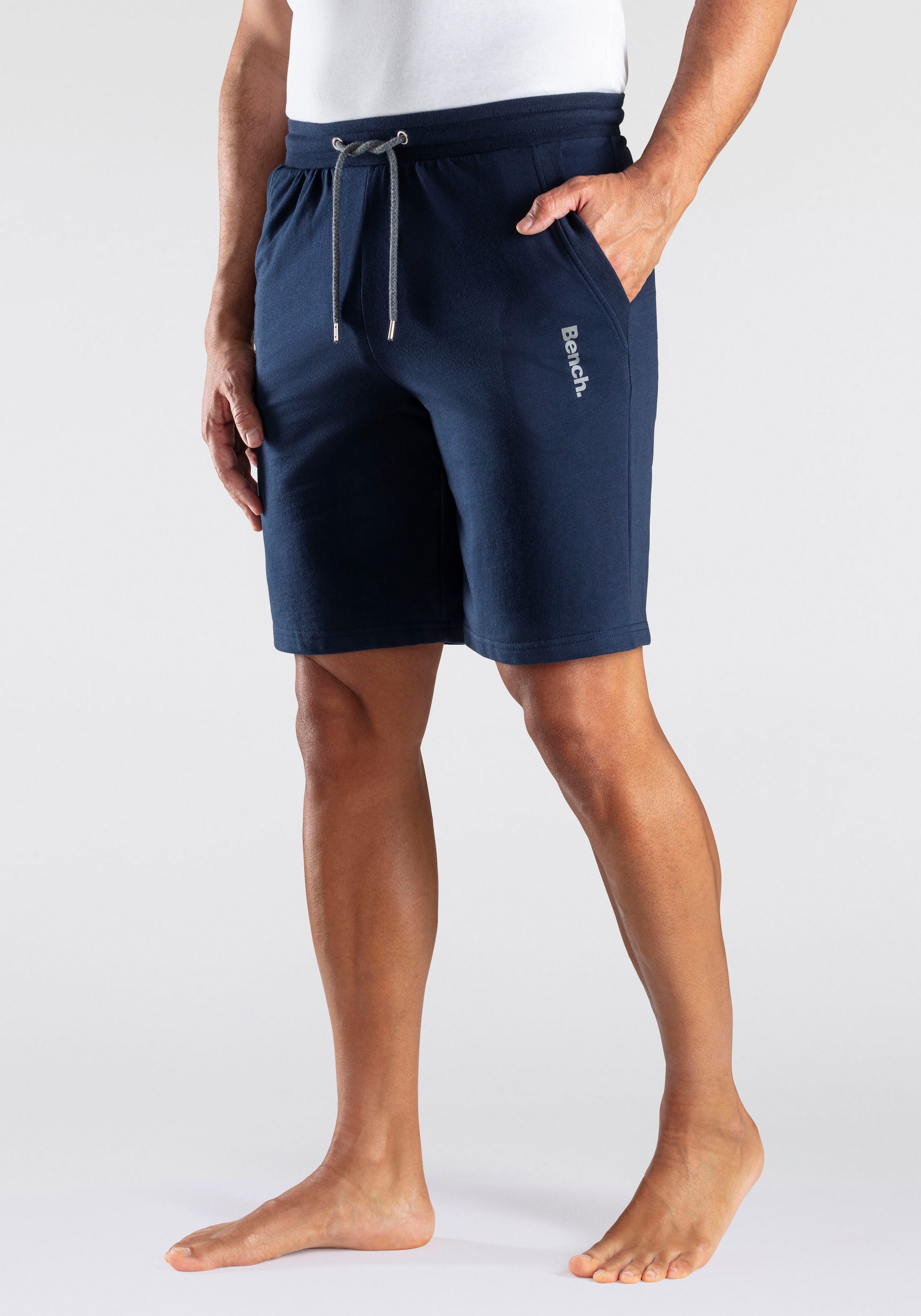 2. Bild von Bench. Loungewear Sweatshorts, mit seitlichen Taschen