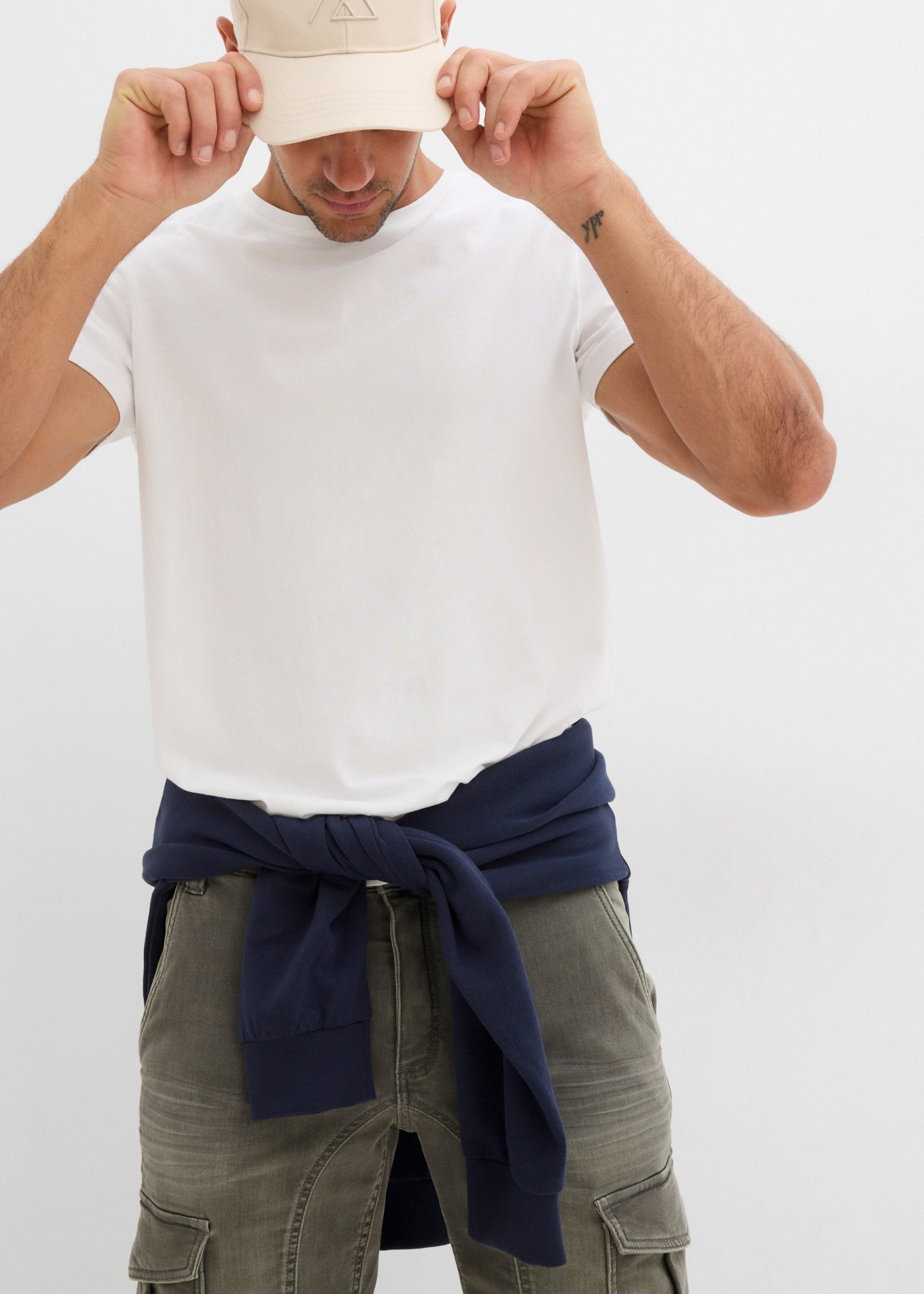 bonprix Bermudas  aus Baumwolle und Polyester, mit Used-Effekt, regular fit