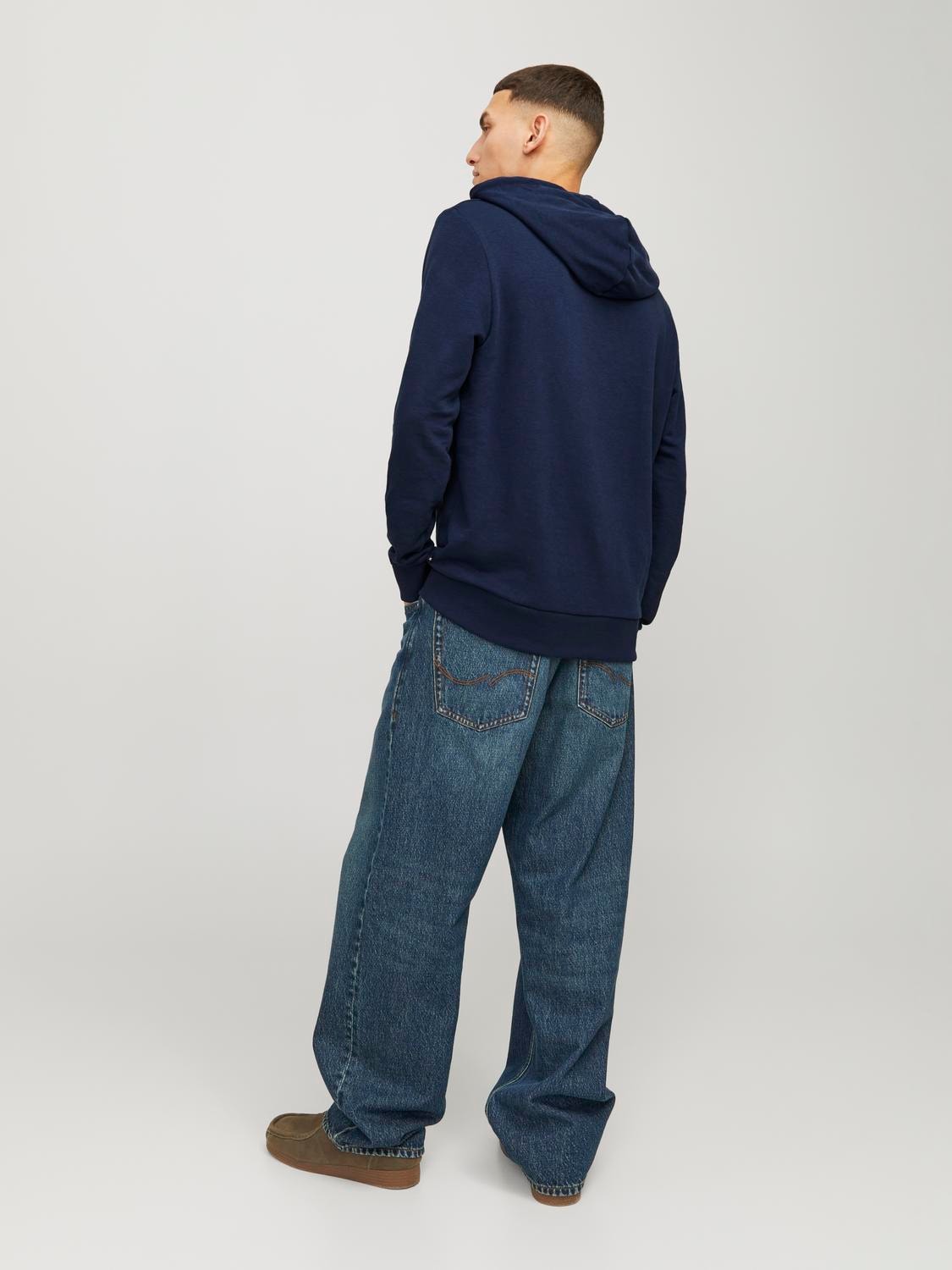 Jack & Jones Hoodie »JJCYRUS SWEAT HOOD: Komfortable Baumwollmischung mit coolem Gummidruck«, (Lässiger Hoodie: Basic Schnitt & peppiger Aufdruck), Vielseitiges Sweatshirt: Angenehme Sweatware