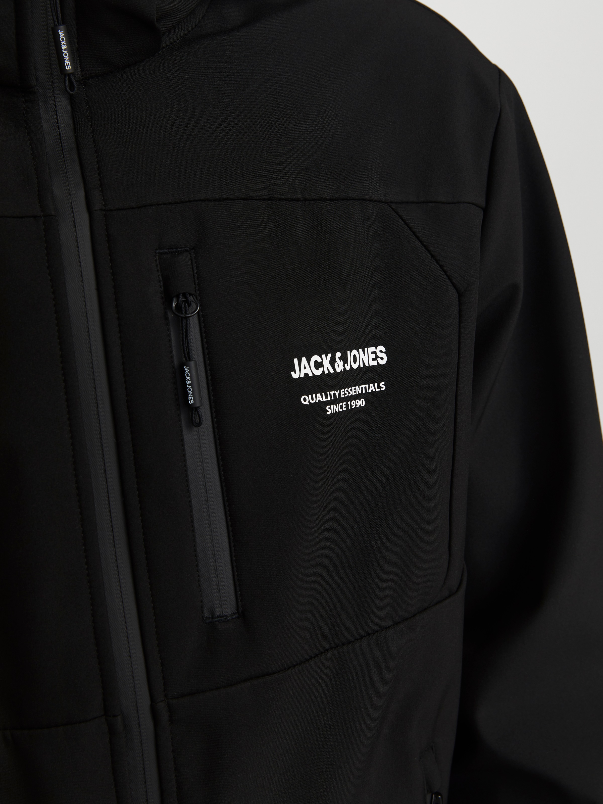 Jack & Jones Softshelljacke »JJTHEO SOFTSHELL JACKET«, mit Kapuze