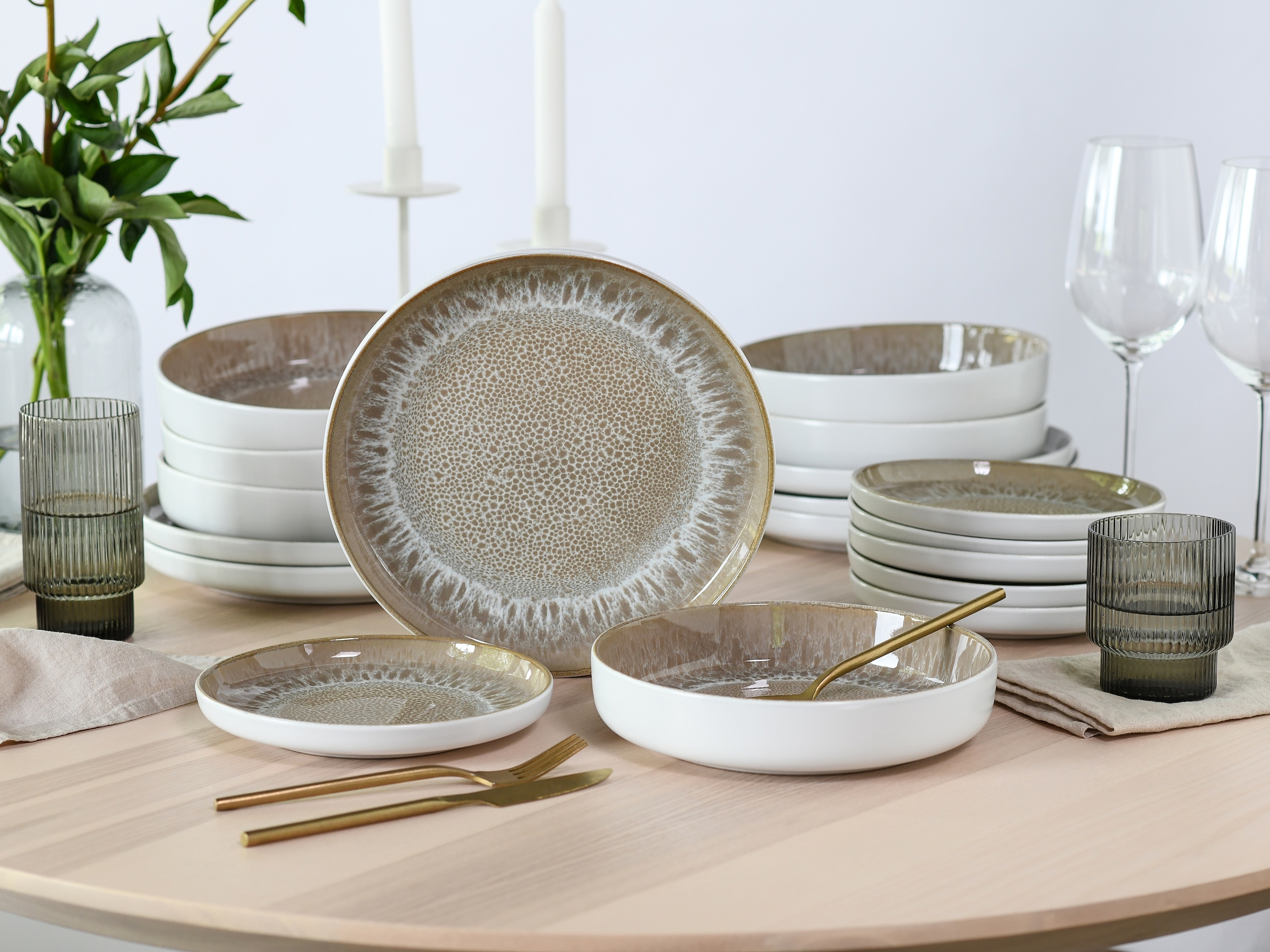 OTTO home Teller-Set »modernes Teller Set, Service Novalee« hohe Haltbarkeit, spülmaschinen- & mikrowellengeeignet, Reaktivglasur