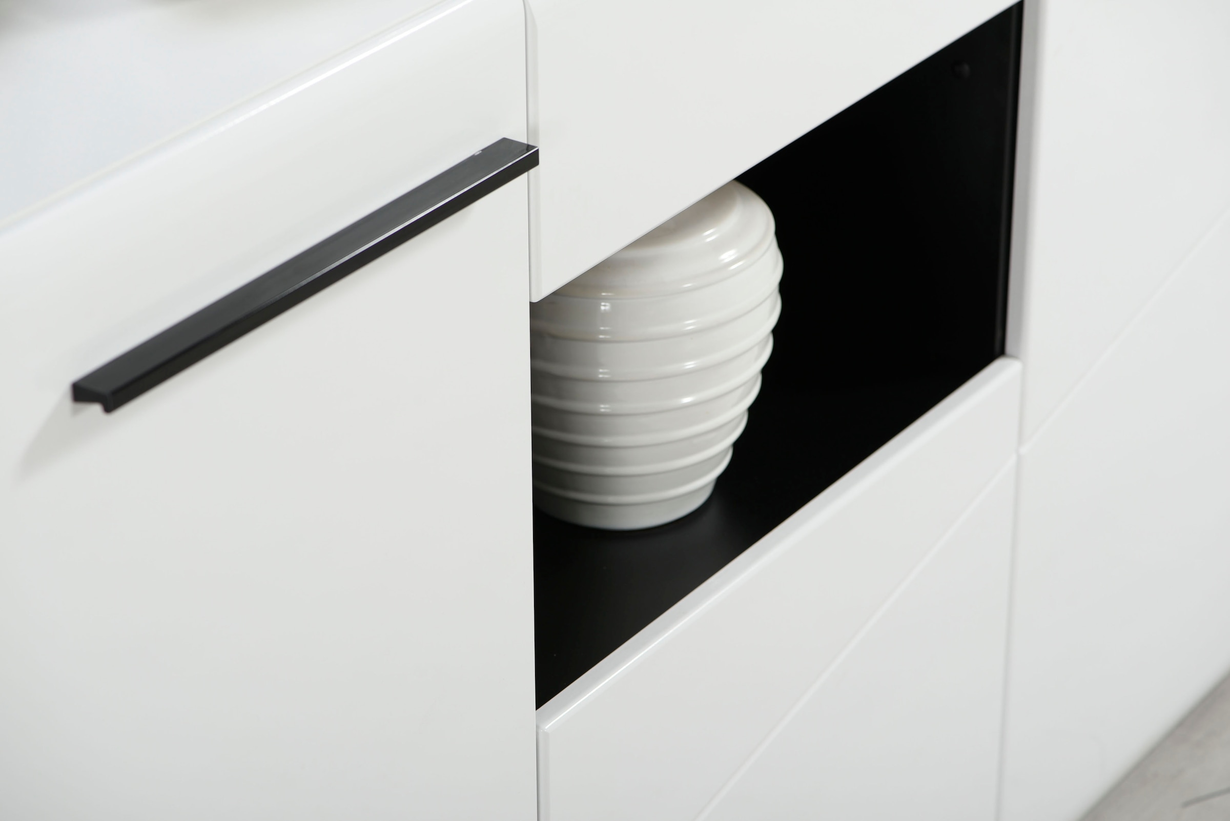 INOSIGN Sideboard »Trentino«, Kommode, Briete ca. 173 cm, Soft-Close-Funktion, Hochglanzfronten