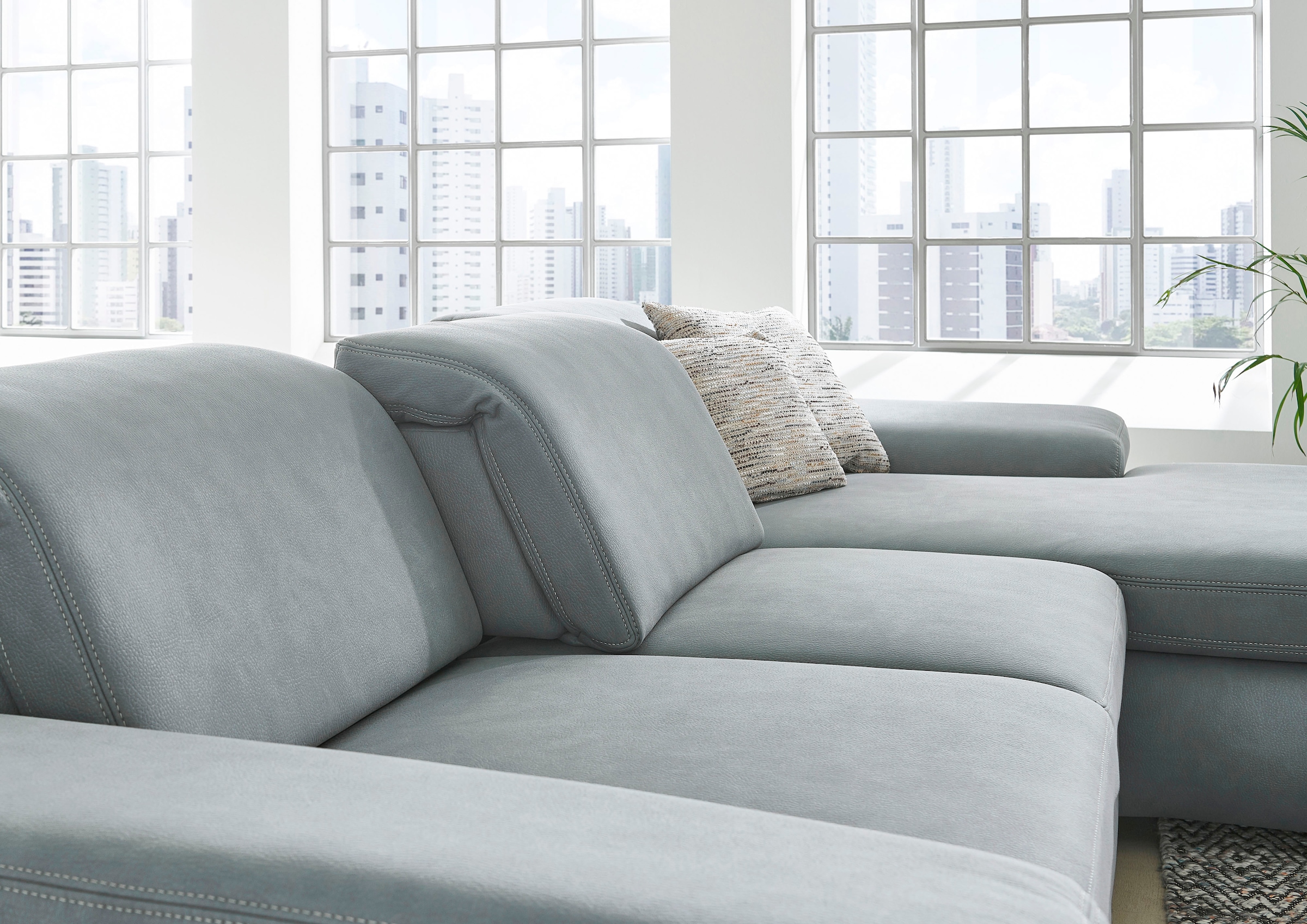 Die PlanBar Ecksofa »MP-IN17041 L-Form, Breite 325 cm« mit Sitztiefenverstellung, optional Kopfteilverstellung & Bettfunktion