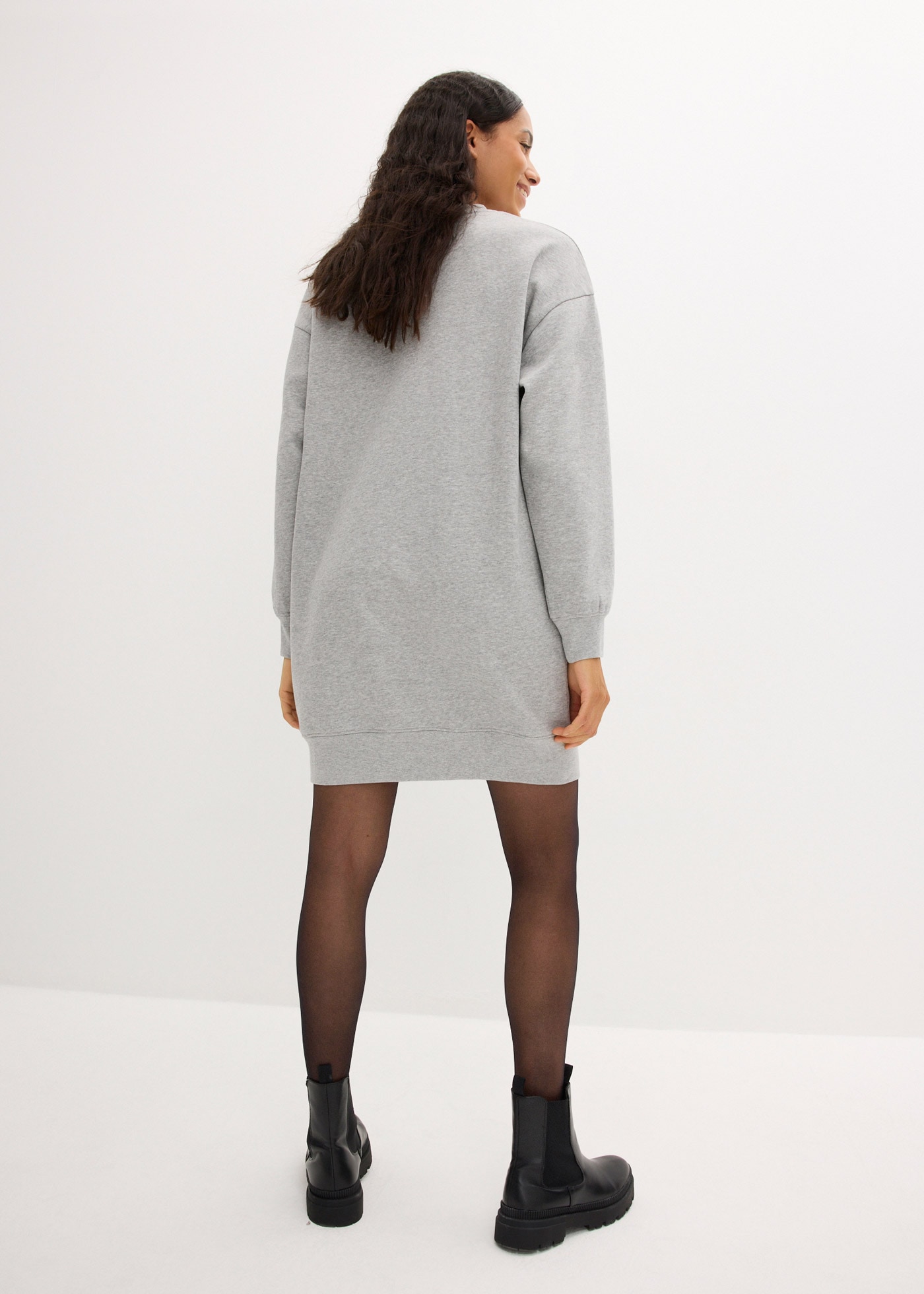 bonprix Sweatkleid »Oversized Sweatkleid« Ohne Taschen für den Alltag, dickeres Material, Oversize-Passform