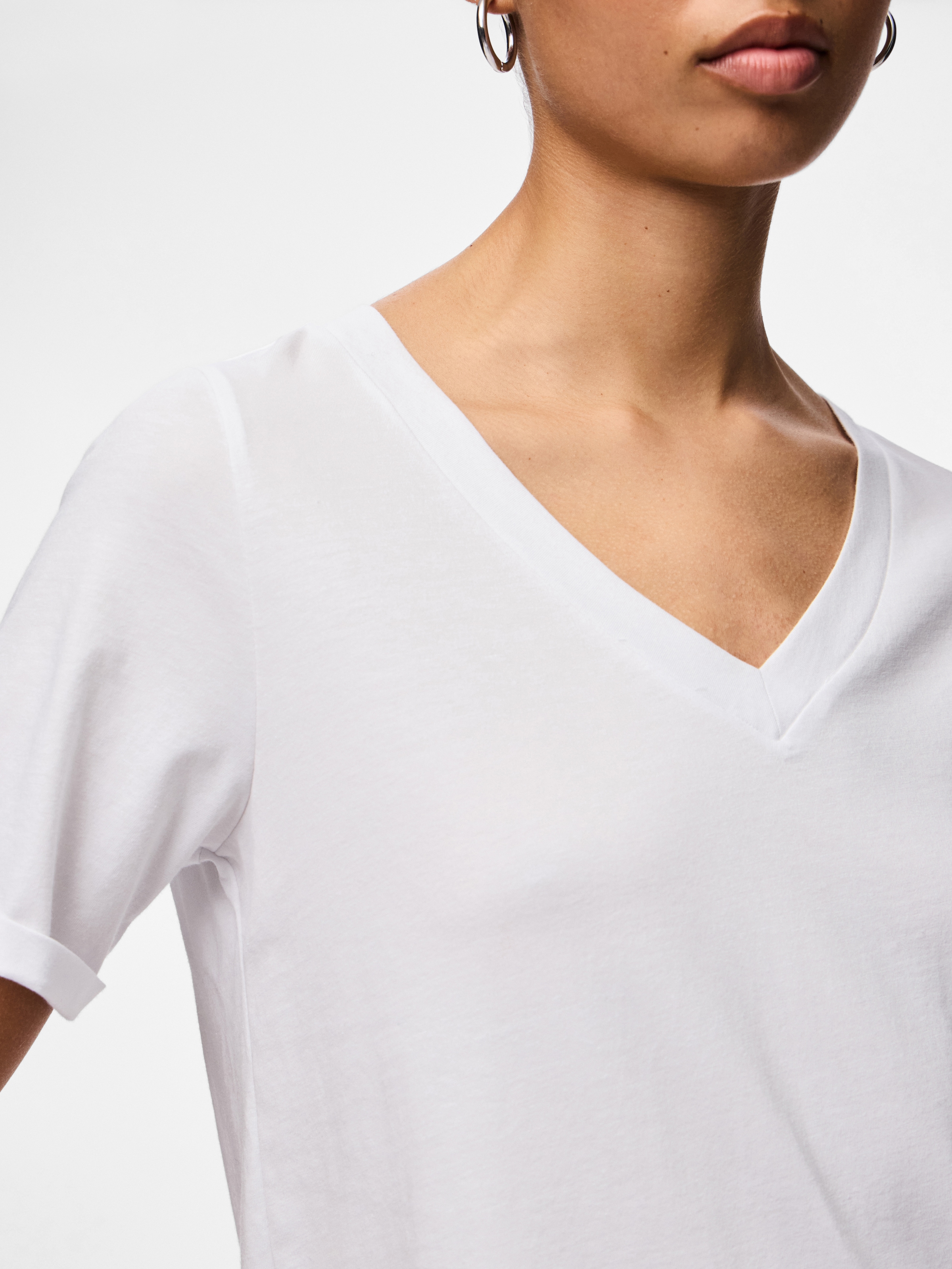 pieces Kurzarmshirt »PCRIA SS V-NECK SOLID TEE JRS NOOS BC« Baumwolle, regular fit