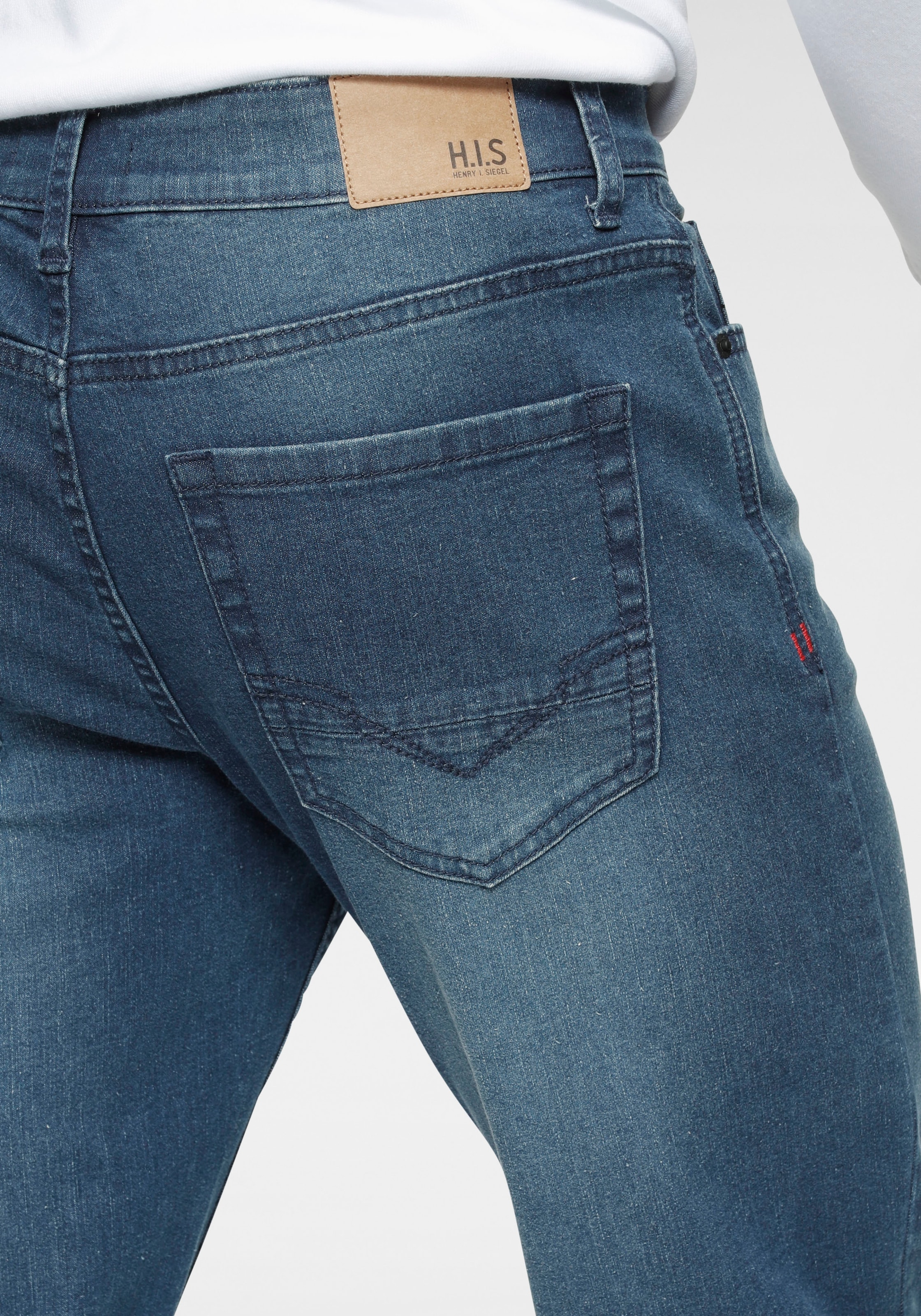 H.I.S Slim-fit-Jeans »FLUSH«, schmale Beinform, mit Used-Effekten, niedrige Leibhöhe