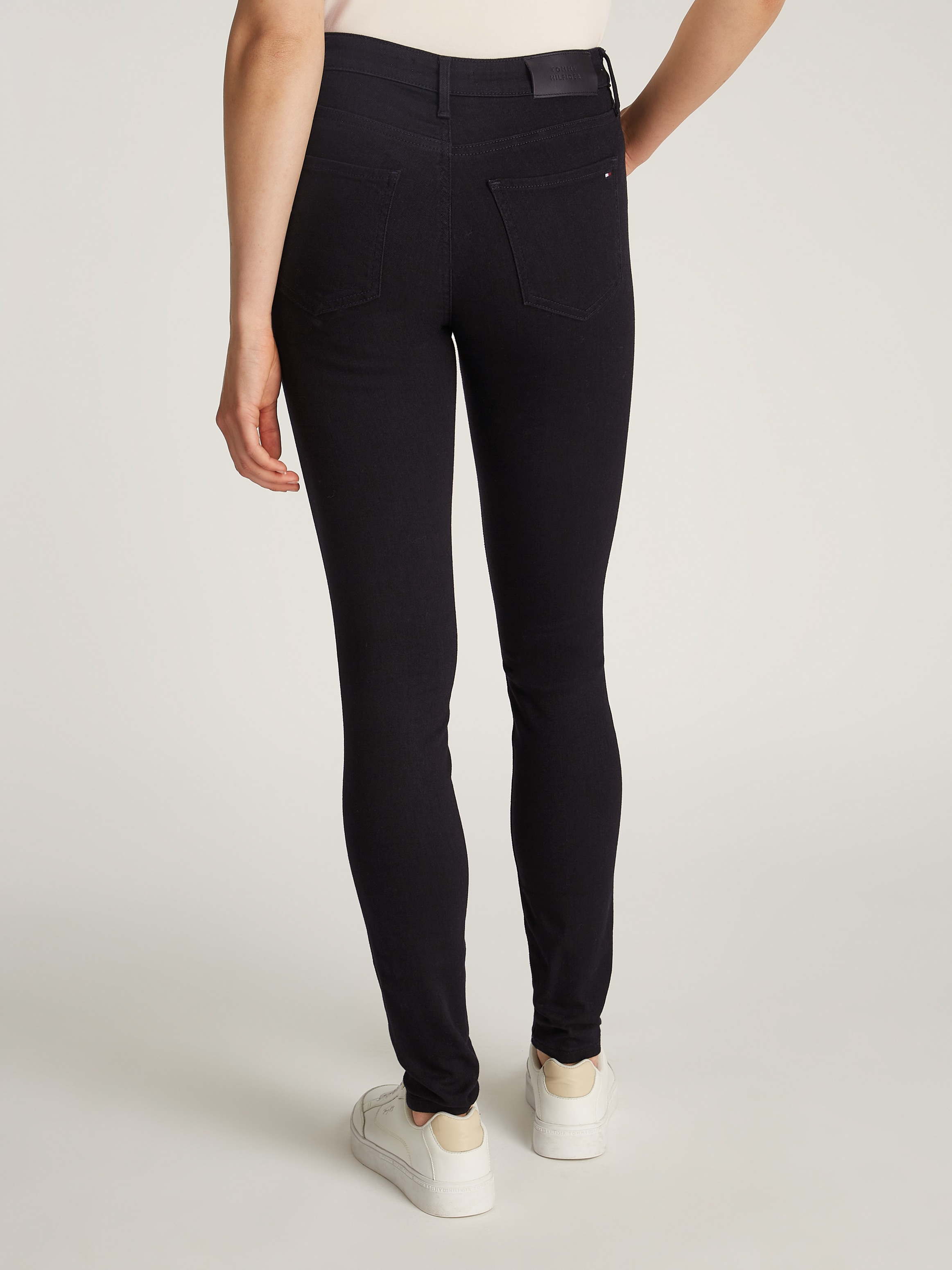 Tommy Hilfiger Skinny-fit-Jeans »COMO Skinny RW ACE mit Logo-Badge und knöchellangem Schnitt«, casual, skinny fit, Denim, normaler Bundabschluss