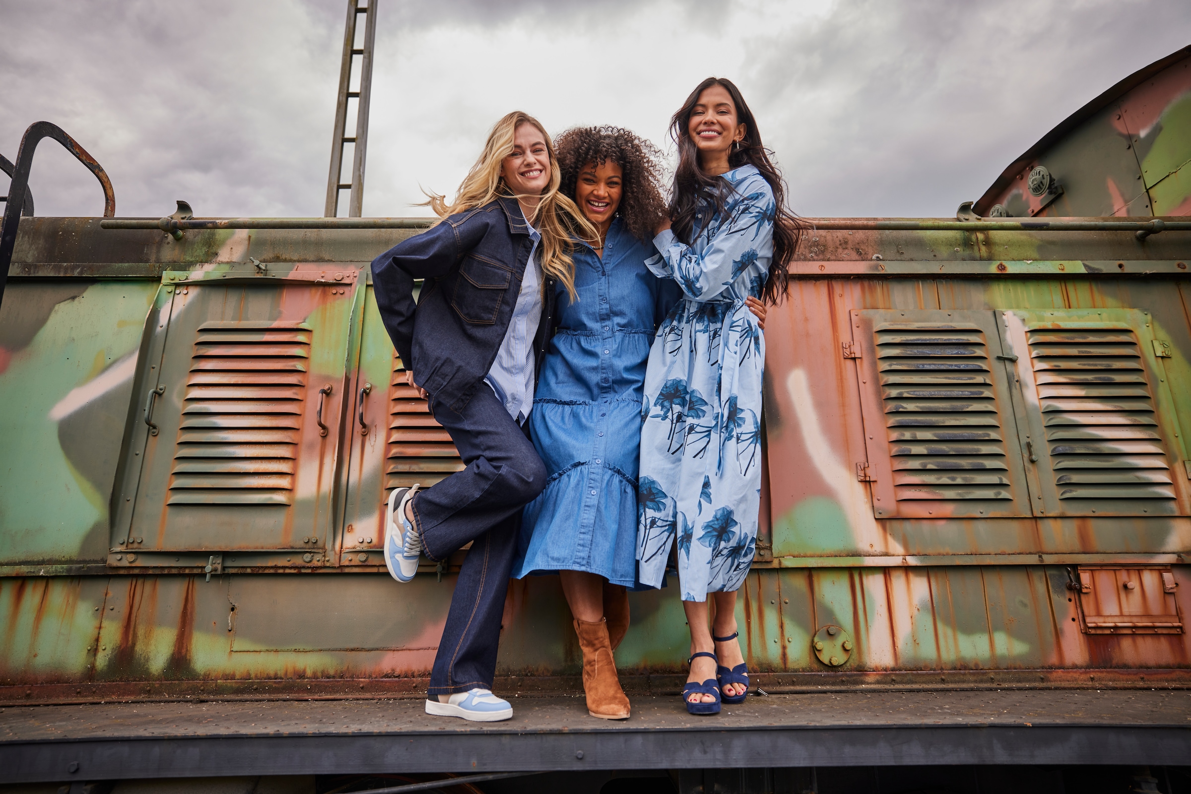 Aniston PLUS Jeanskleid, in Denimqualität - NEUE KOLLEKTION