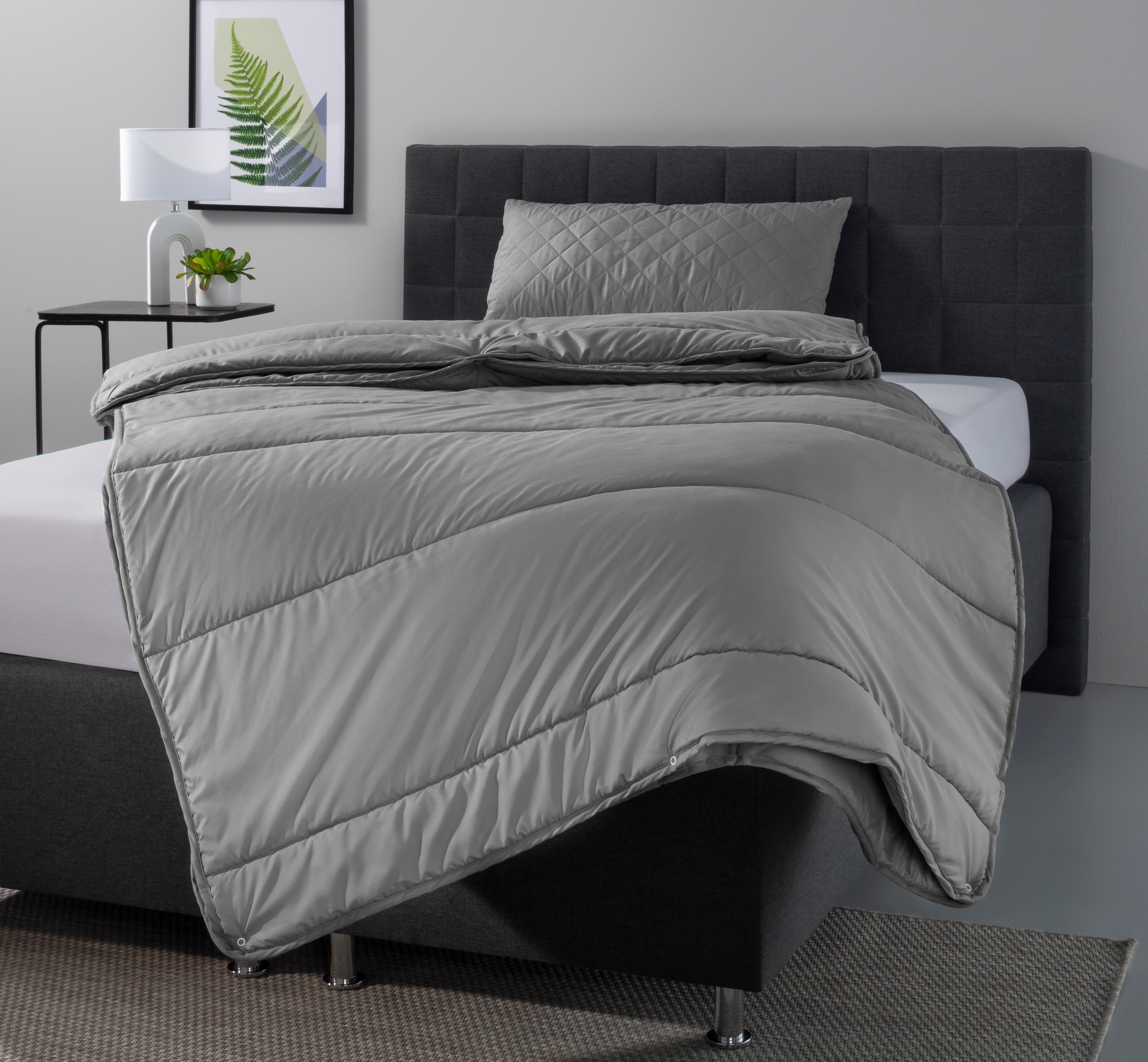 OTTO home Microfaserbettdecke + Microfaserkissen »Claara Spar Set, Decke + Kissen 135x200, 155x200 cm & weitere Größen«, (2 St.), Set mit Kissen 40x80 cm, 80x80 cm, Sommer, Herbst, Winter in grau