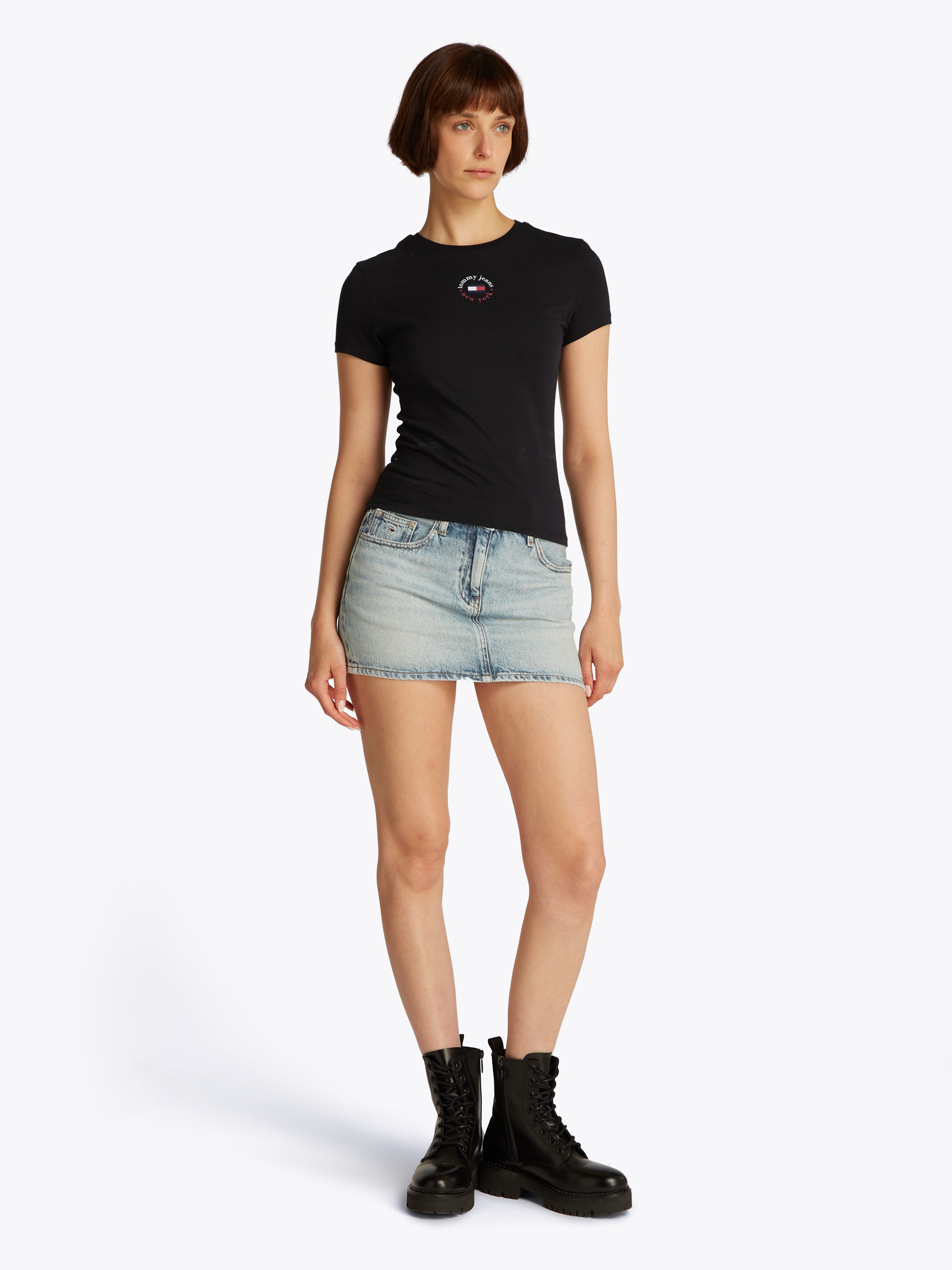 Tommy Jeans T-Shirt »TJW SLIM ESSENTIAL LOGO 2 TEE«, mit Logoschriftzug