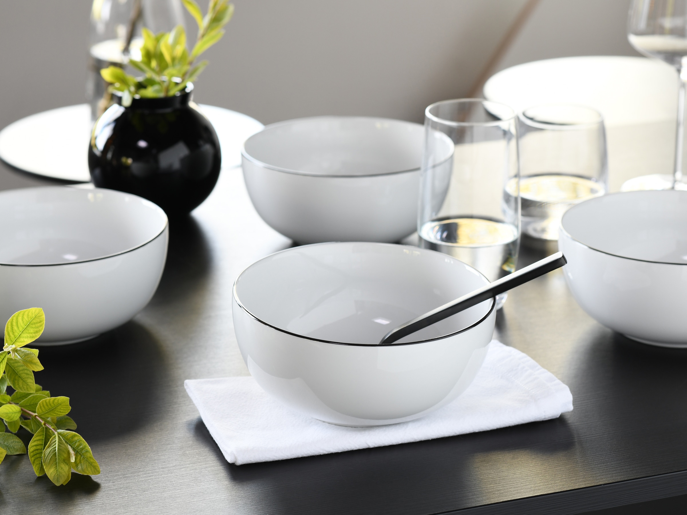 CreaTable Schale »Allround Black Line, Buddha Bowl 16 cm 4-tlg«, 4 tlg., aus Porzellan, Daily Use, Zeitlos