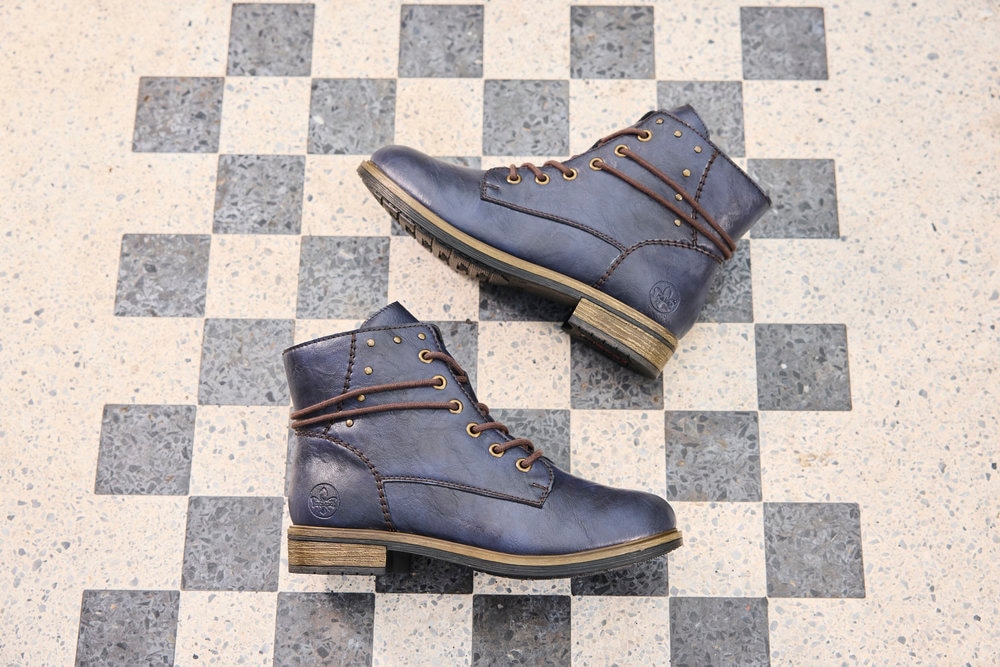 Rieker Schnürstiefelette  Schnürboots mit schaftumspielender Schnürung