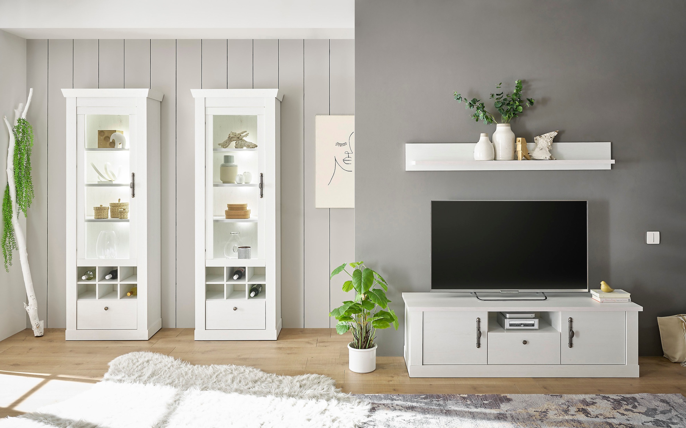 Home affaire Wohnwand »RAVENNA«, (4 St.), im romantischen Landhausstil, Griffe aus Metall, Softclose-Funktion