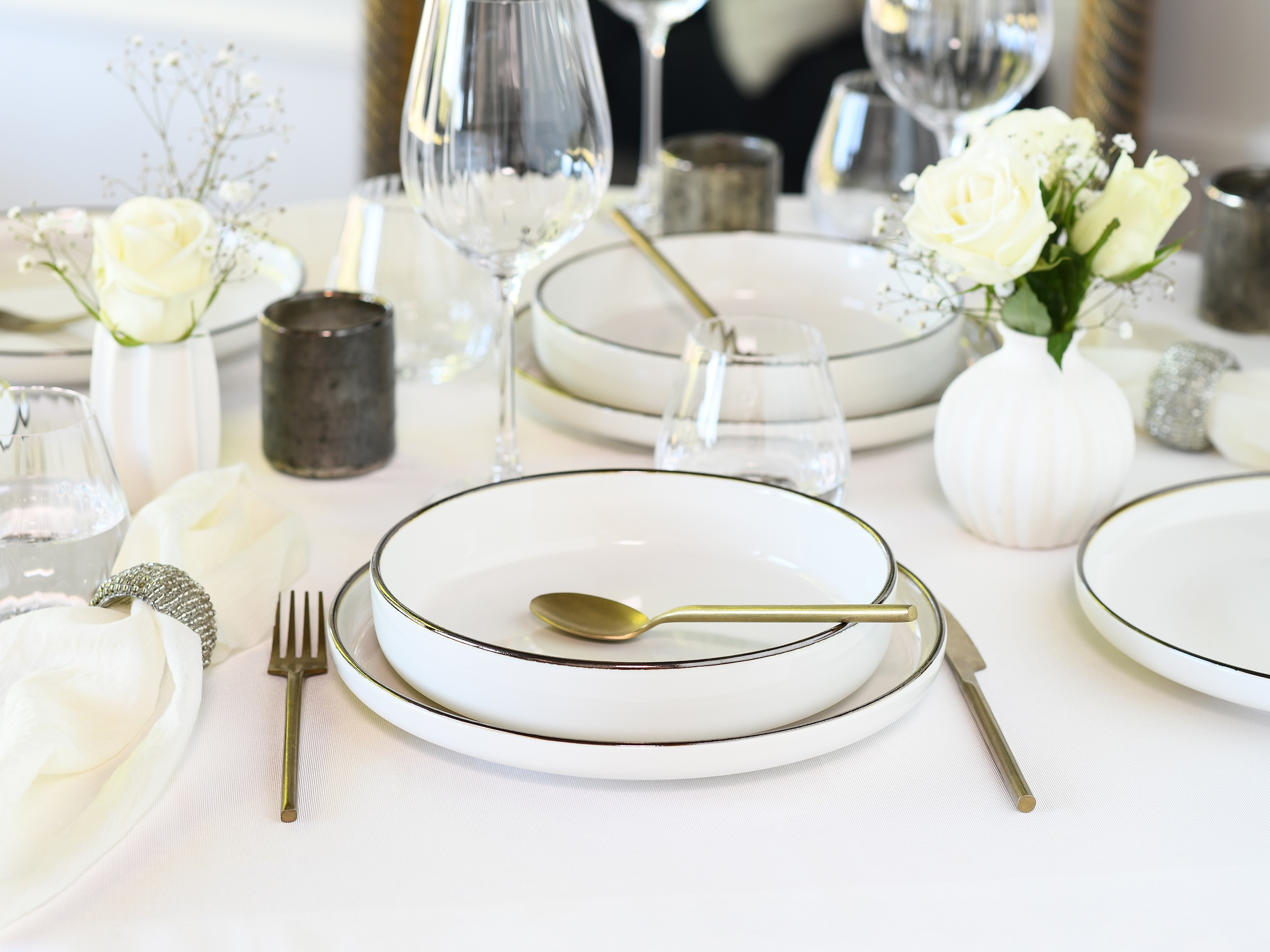 CreaTable Tafelservice »Nordic Festive, Service 12-tlg.« Minimalistisches Design, Dezente goldene Akzente