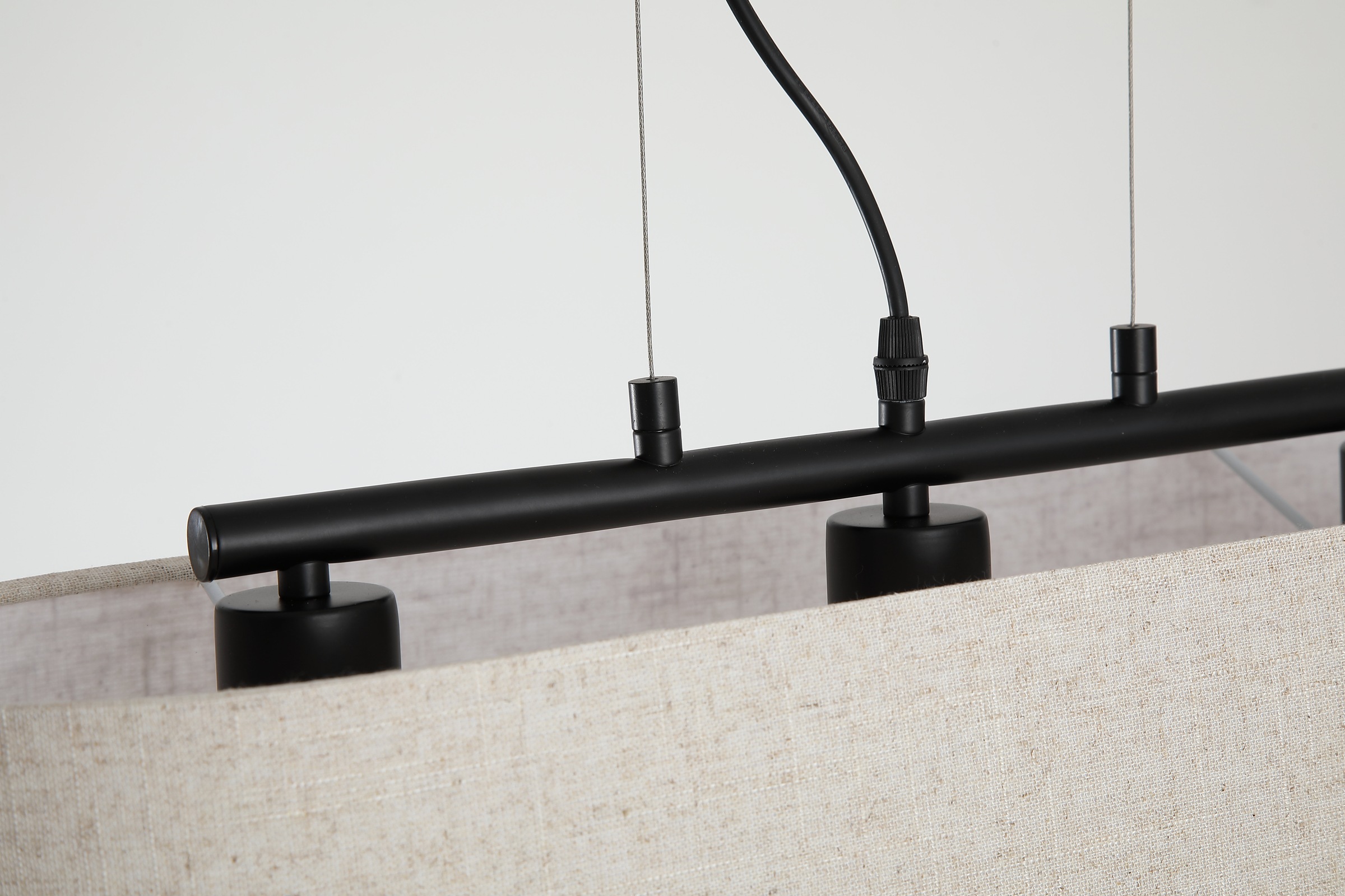 Searchlight Pendelleuchte »Hessian 3Lt Pendelleuchte, schwarzes Metall mit Leinenschirm« E27 1 Stk.