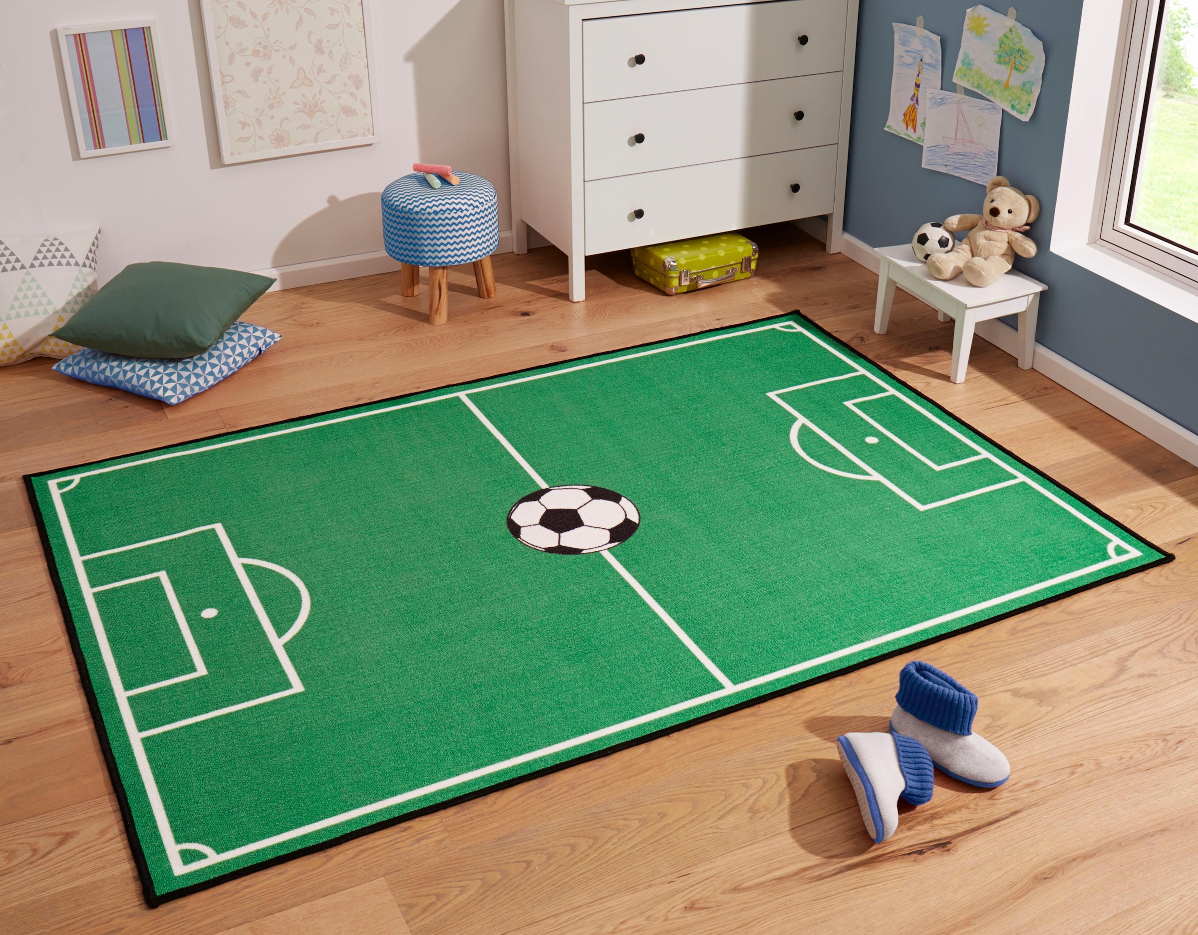 HANSE Home Kinderteppich »Fußballfeld 1«, rechteckig, 8 mm Höhe, Ball, Kurzflor, Fußball Spielunterlage, strapazierfähig, robust