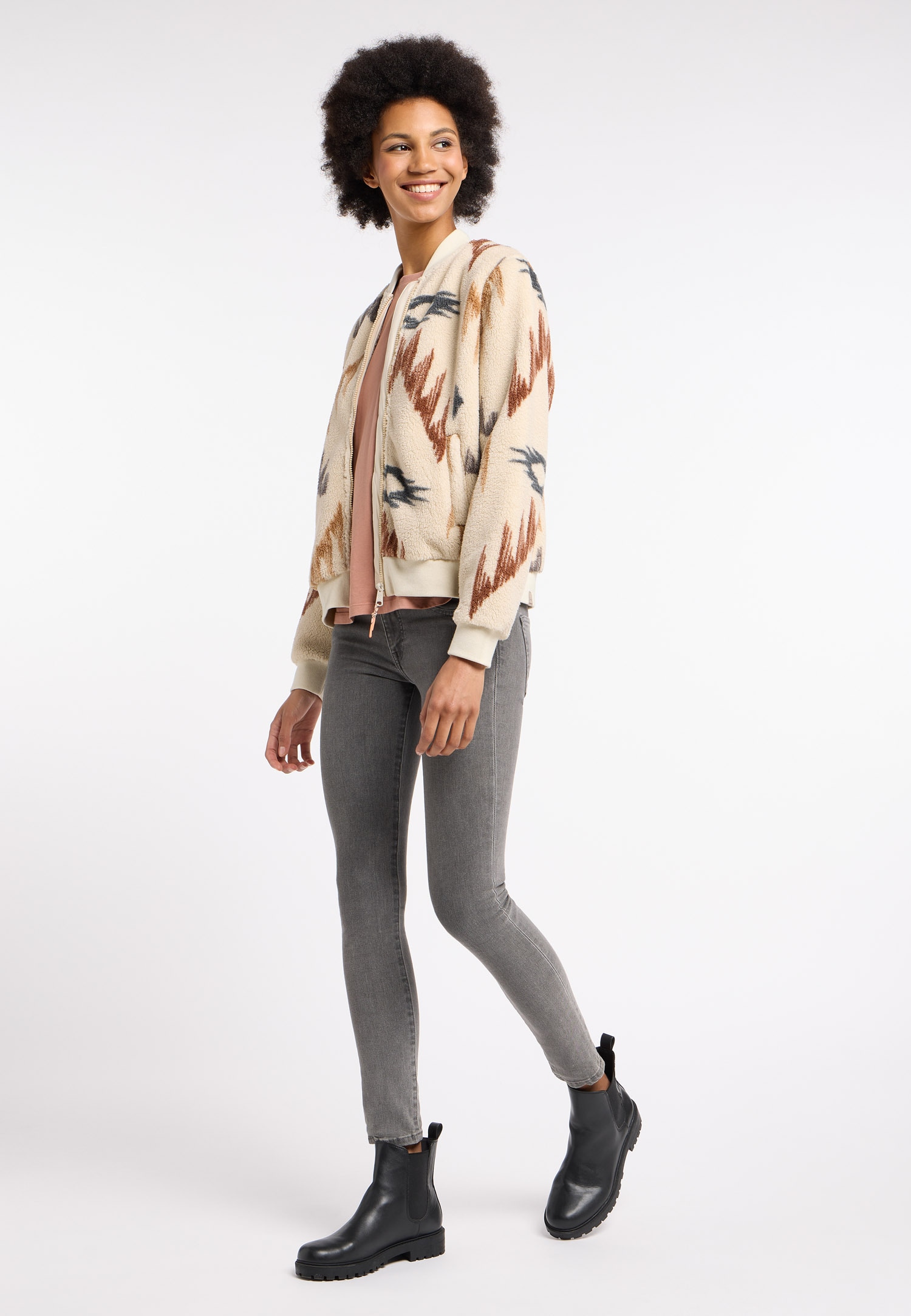 Ragwear Sweatjacke »CAIRRO AZTEC«, aus weichem Teddy Plüsch und Allover Azteken Muster