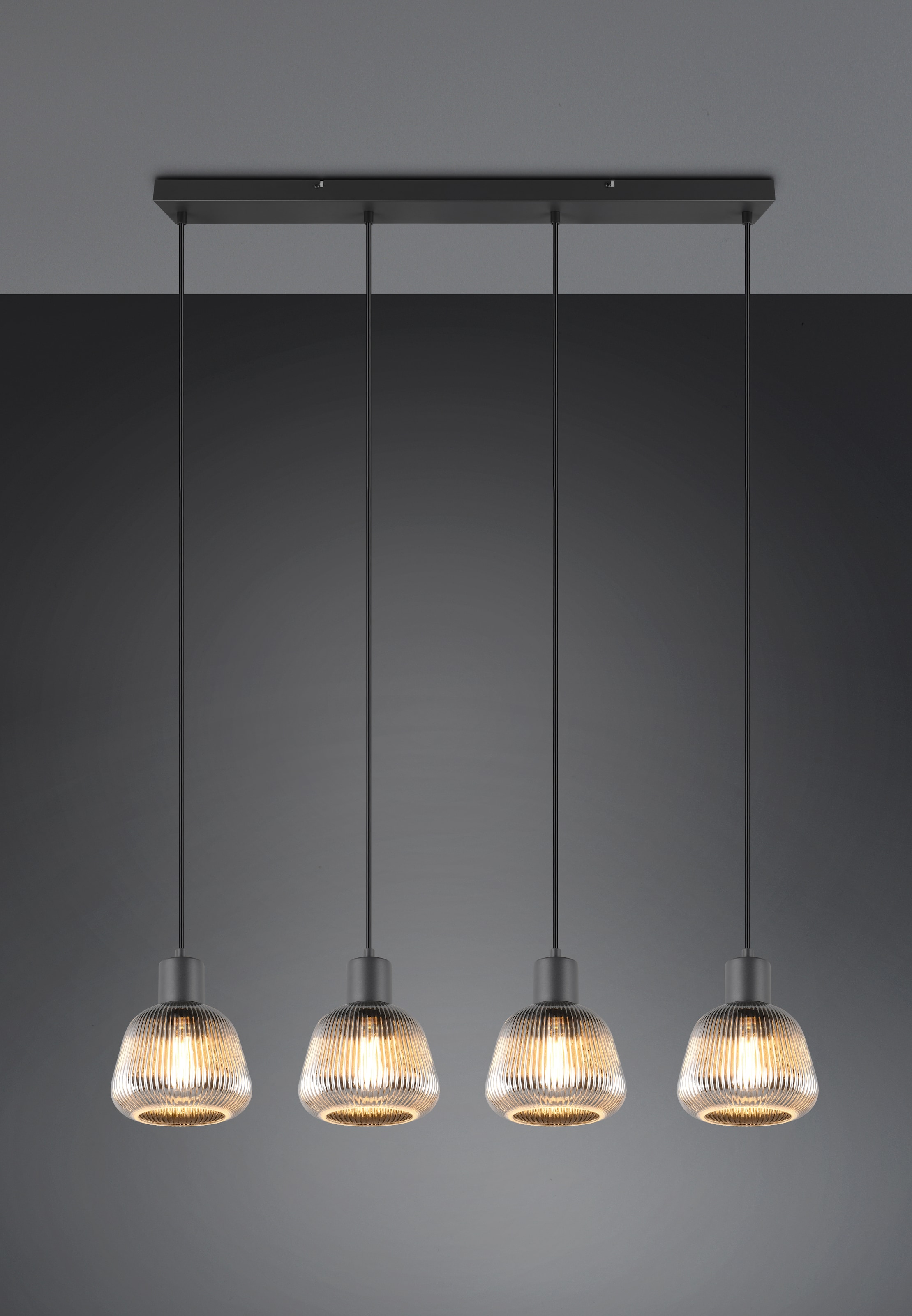 TRIO Leuchten Pendelleuchte »TARIFA, 4-flammige Hängeleuchte exkl 4xE27 max 25W, Glas Hängelampe«, 4 flammig, Leuchtmittel E27 | Leuchtmittel wechselbar, höhenverstellbar max 150cm Glas in Riffeloptik und leicht verspiegelt