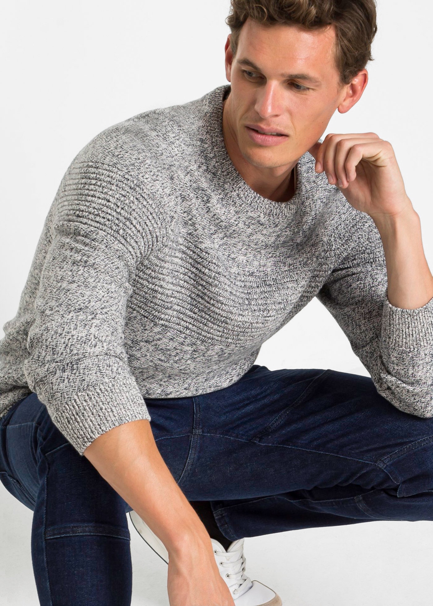 bonprix Strickpullover aus Baumwolle, ohne Kragen, Regular Fit, melierte Optik