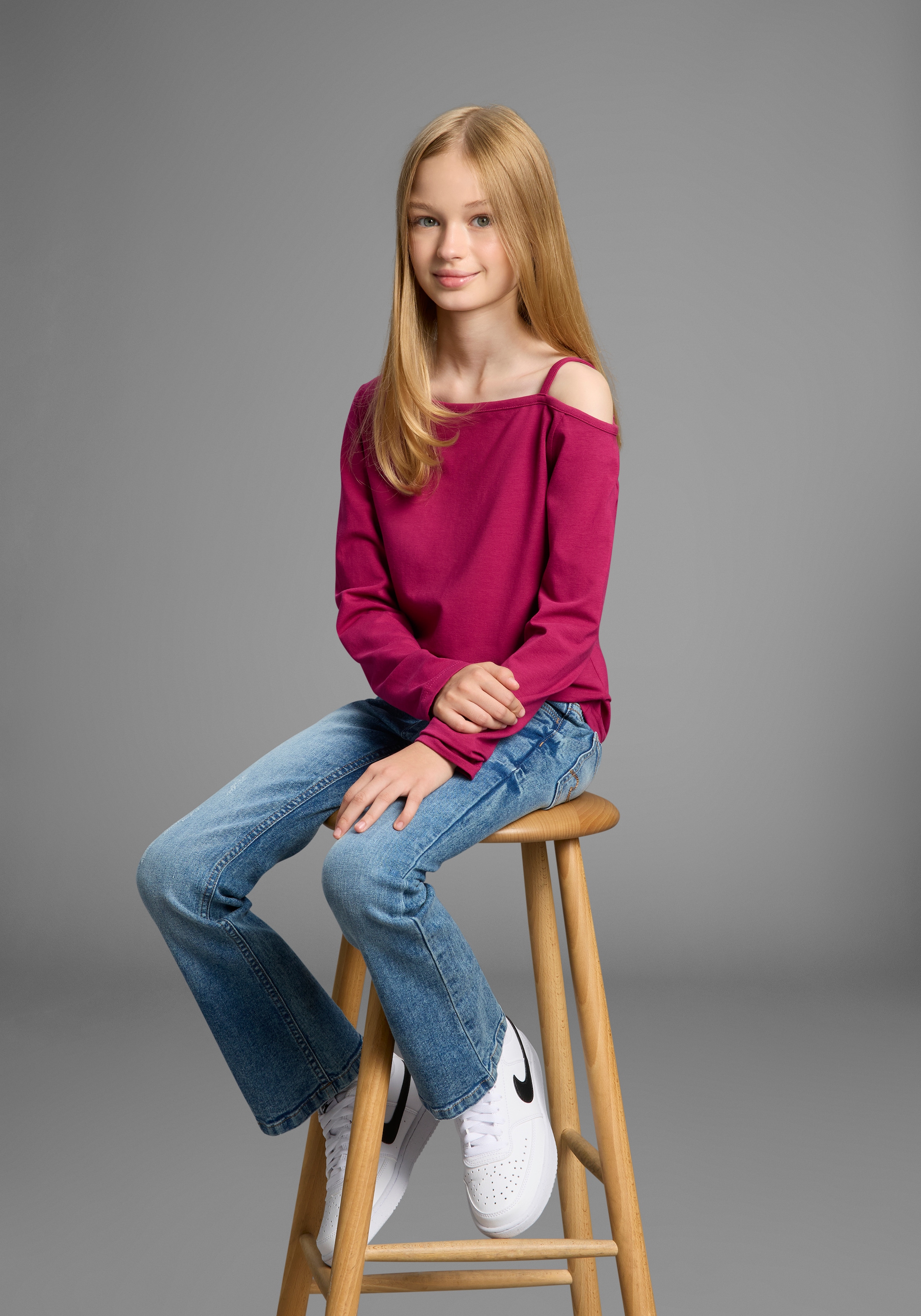 KIDSWORLD Langarmshirt »Off-Shoulder Shirt«, Mit modischer Schulterlösung