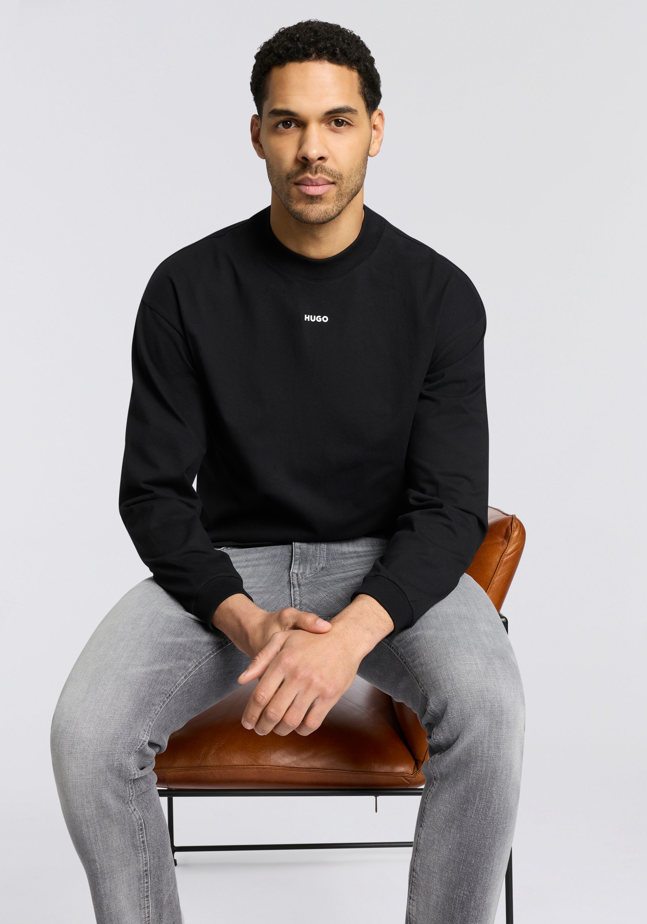 HUGO Langarmshirt »Daposo« Rundhalsausschnitt, Relaxed Fit, Ärmelbündchen