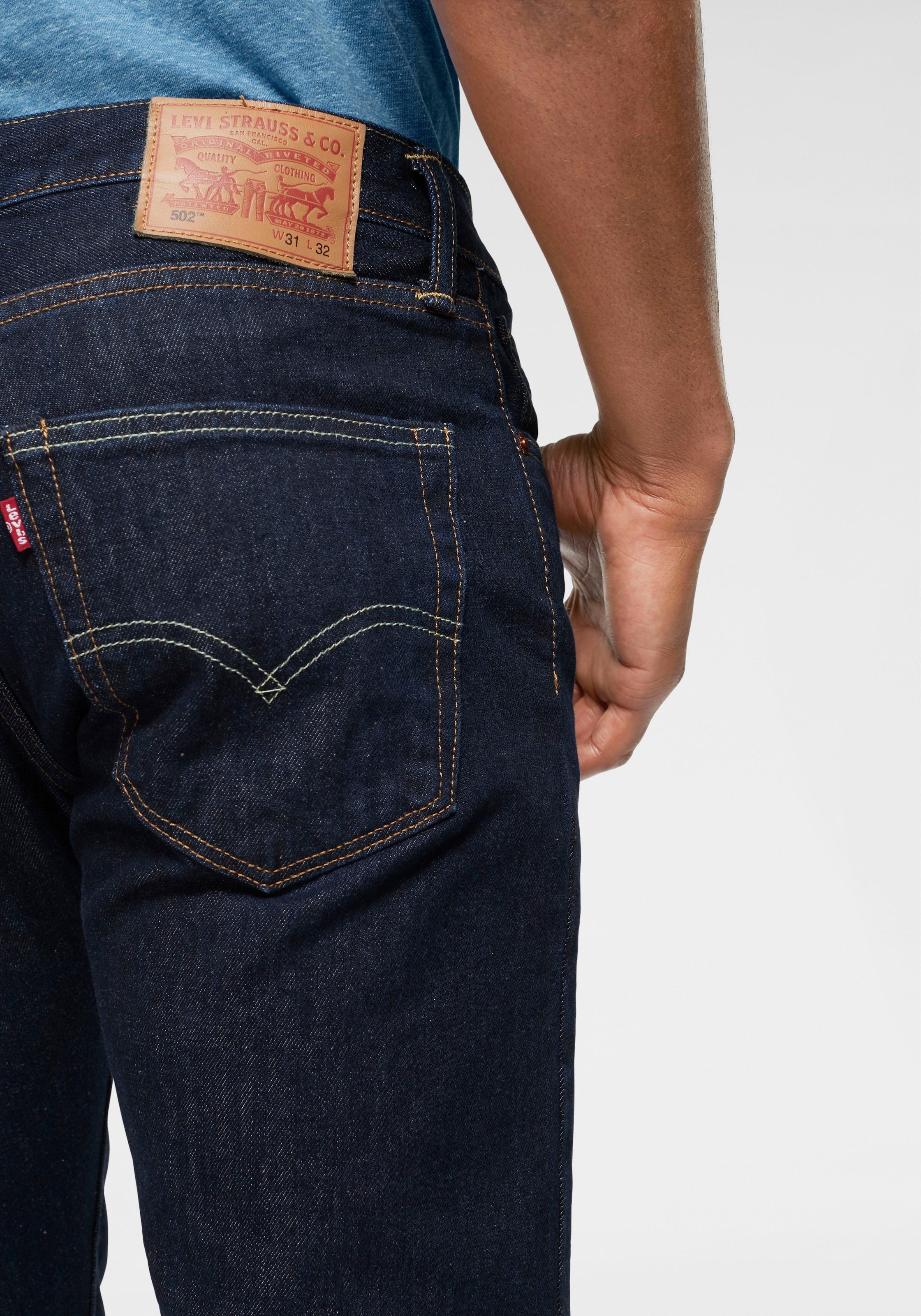 Levi's® Tapered-fit-Jeans »502 TAPER«, in elegantem, modernem Stil